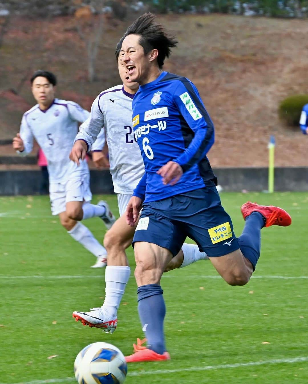 ヴァンフォーレ甲府さんのインスタグラム写真 - (ヴァンフォーレ甲府Instagram)「. 1203  #training match . #松本孝平 #井上樹 #ジェトゥリオ #水野颯太 #小林岩魚 #遠藤光 #内藤大和 #山本英臣 #大和優槻 #荒木翔 #品田愛斗 . #vfk #ヴァンフォーレ甲府 #疾風怒濤 #Unite for the next #ventforet #VENTFORETKOFU #ventforetkofu #山梨 #soccer #football」12月3日 20時43分 - vfk_official