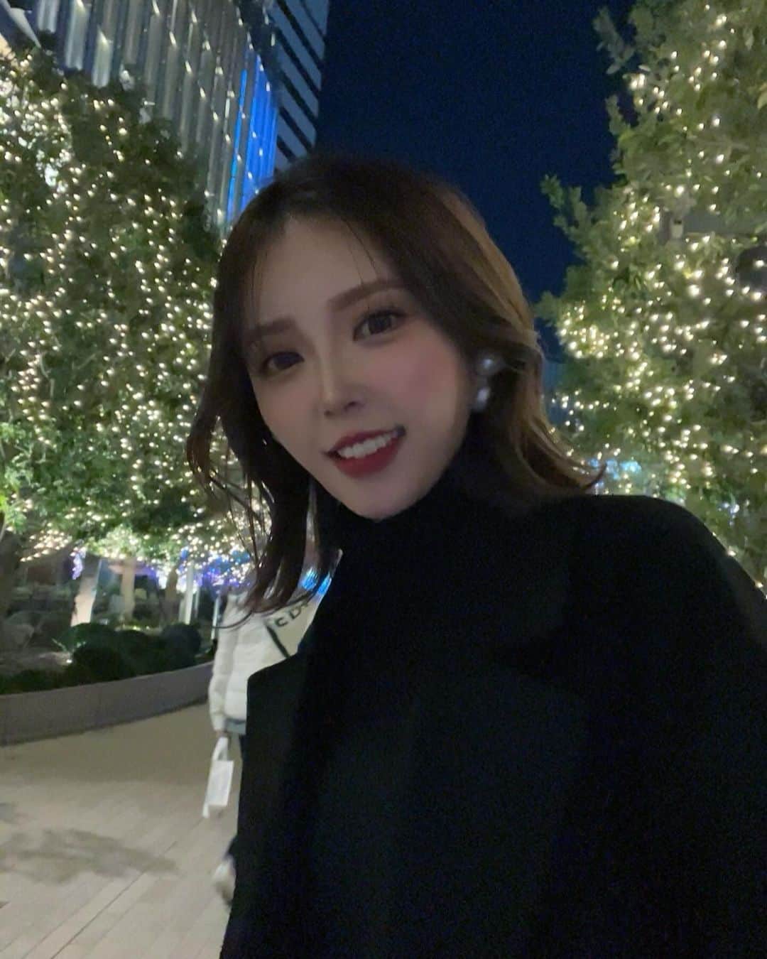 青山明香里さんのインスタグラム写真 - (青山明香里Instagram)「お母さんが東京に遊びにきたので2人でイルミネーション見て舞い上がってました😀✌🏻」12月3日 20時51分 - _im.akari_2929