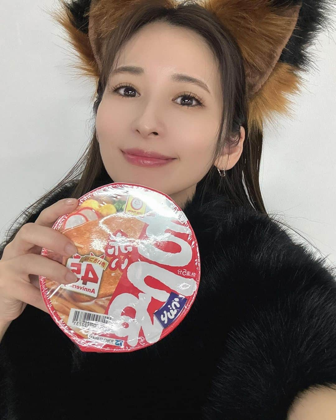 有馬綾香さんのインスタグラム写真 - (有馬綾香Instagram)「🦊🍜🧡  #寒いね #まとまるふぉーぜ」12月3日 20時52分 - ayakaarima