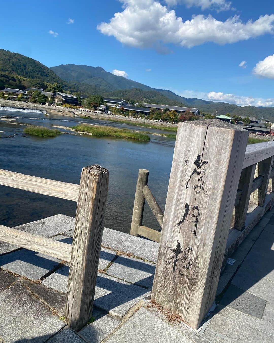 にゃんさんゴルフさんのインスタグラム写真 - (にゃんさんゴルフInstagram)「嵐山🫶  #キモノフォレスト ✨ #渡月橋 🌕 #りらっくま🧸  嵐山行くとこたくさんあった！ 食べ歩きもできるし久々行って楽しかた😙  #嵐山#嵐山食べ歩き#京都観光 #ひょっこりはん #kyoto#arashiyama」12月3日 20時45分 - miiiii0228