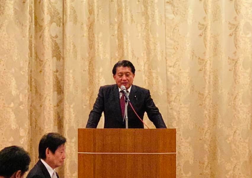 のインスタグラム：「自民党南部地域支部合同国政報告会と忘年会。岸田政権の経済政策や補正予算、香川県や高松市の社会資本整備や新しいプロジェクトの進行状況について報告させていただきました。皆さん、ありがとうございました。来年もよろしくお願い申し上げます。#平井卓也」