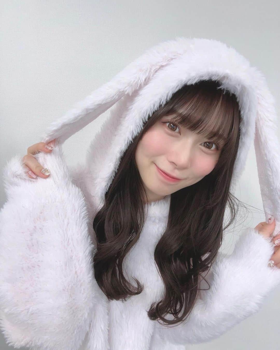 瀧本弥生のインスタグラム：「うさぴょんパジャマ🐰🎀  ♡  ♡  #オンラインお話し会　今週もありがとうございました♡ みなさんからの愛で安眠できそうです💭💭  #NMB48 #アイドル　#04 #05 #05년생  #idol #パジャマ　#ジェラピケ　#コスプレ #アイドルヘア #大阪　#ピンク加工」