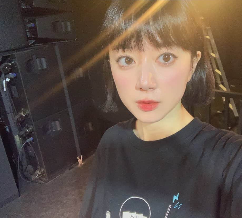 工藤晴香のインスタグラム：「#くどはる全国ツアー  福岡 INSA  1  Real me 2 My Proof 3  My Story My Life 4  MY VOICE 5  IRONSOUND 6 Secret Summer 7 家路 8 それぞれのPLANET 9  LIVE Anthem(新曲) 10 Under the Sun 11  KEEP THE FAITH 12  GROOVY MUSIC TAPE  鼻炎が悪化して喉が本調子じゃないなかでのステージ、めちゃくちゃ怖かったけど、みんなのおかげで乗り越えれたよ！！ドラマチックな夜でした。」