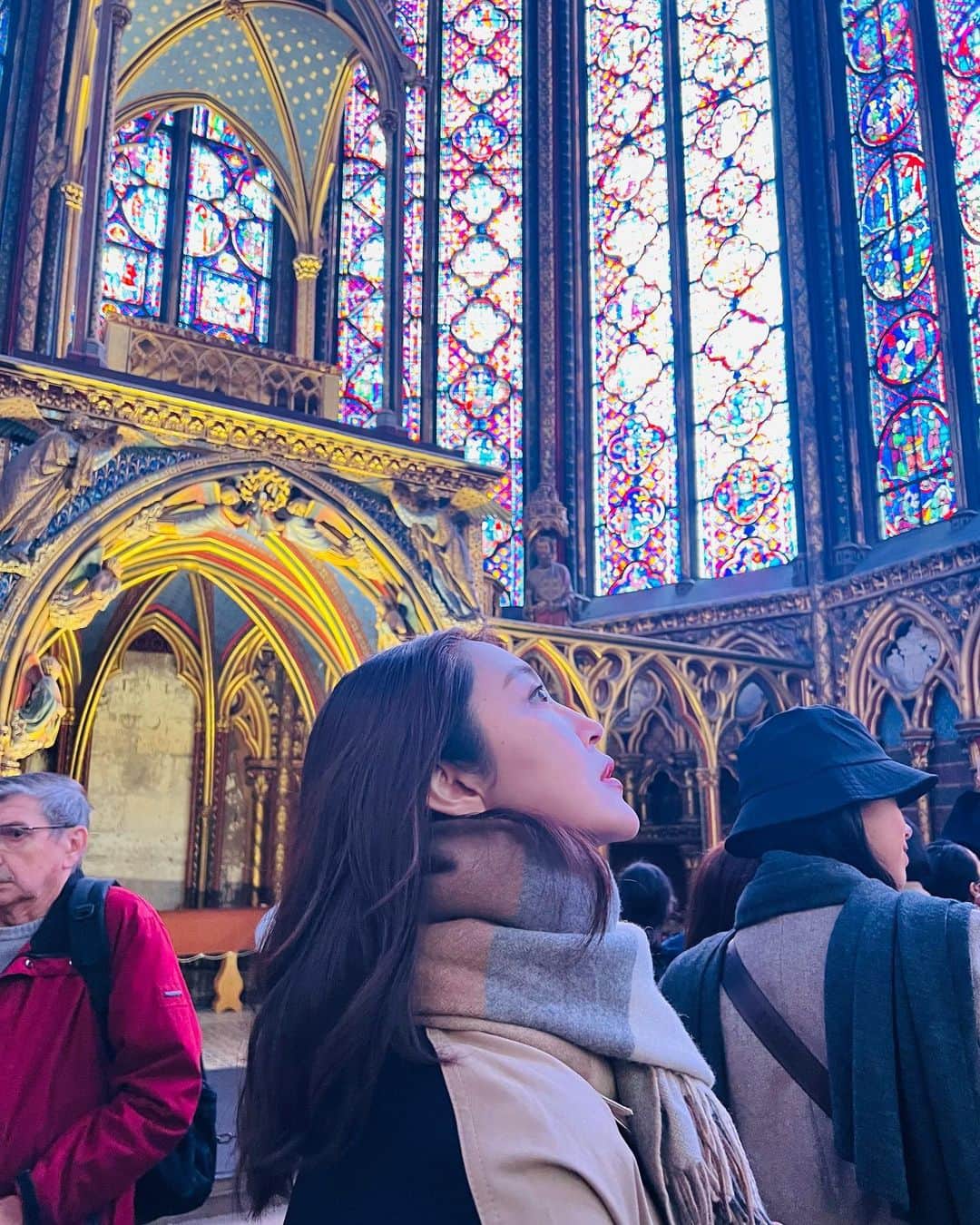 柳田菜月さんのインスタグラム写真 - (柳田菜月Instagram)「サントシャペル大聖堂⛪️ . パリで1番行きたかった場所 とにかく美しいステンドグラスが圧巻でした！ 行ってよかった✨ . #パリ旅行 #パリ #観光 #サントシャペル  #ステンドグラス #おすすめ #paris #travel」12月4日 18時30分 - natsuki.3190