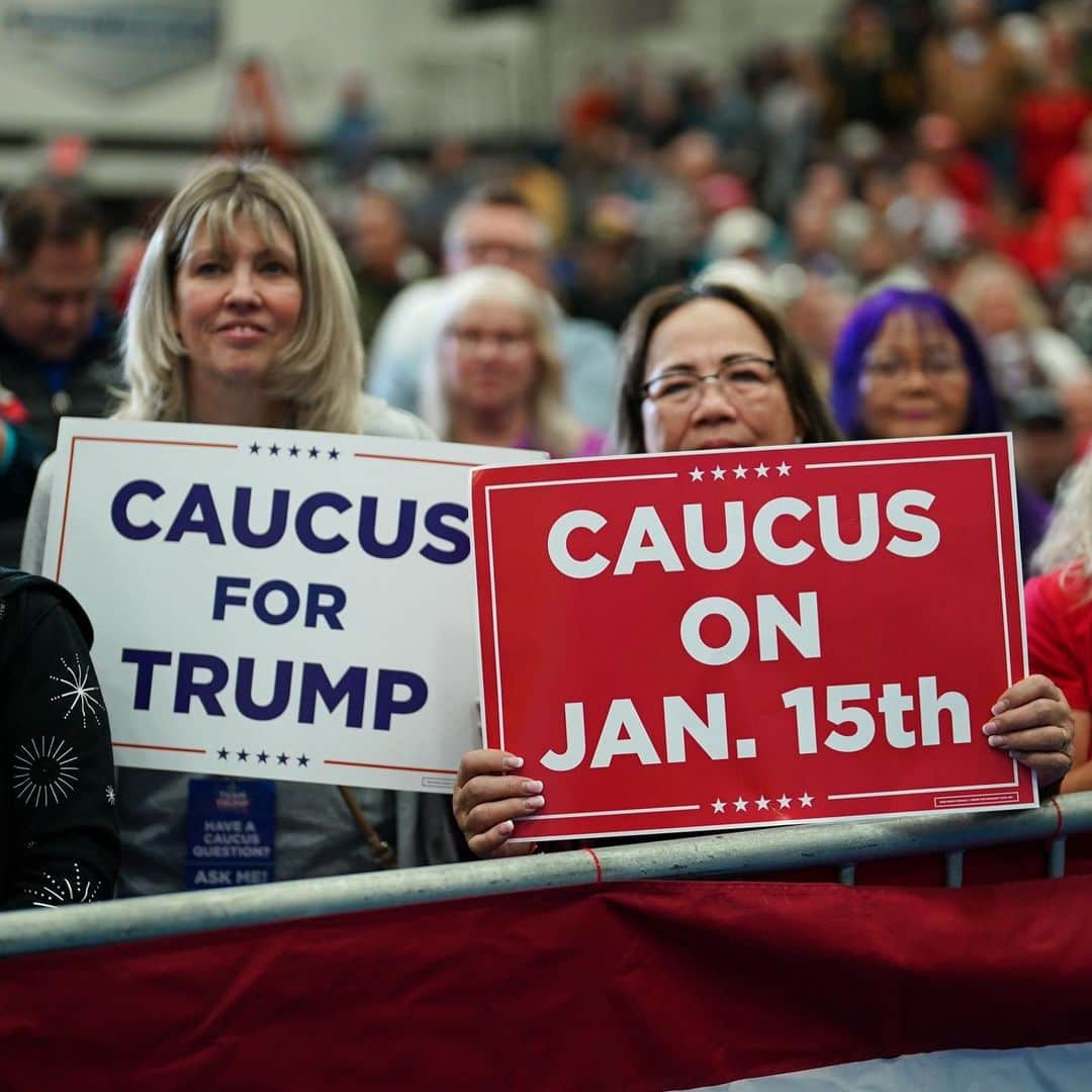 ドナルド・トランプさんのインスタグラム写真 - (ドナルド・トランプInstagram)「THANK YOU—CEDAR RAPIDS, IOWA! Together, WE are going to Make America Great Again!」12月3日 11時59分 - realdonaldtrump