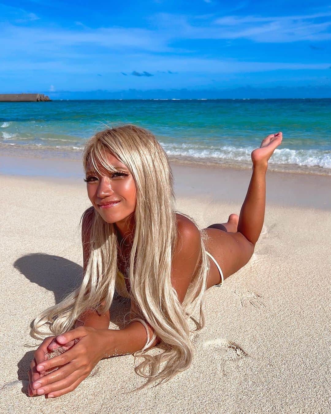 やよさーんさんのインスタグラム写真 - (やよさーんInstagram)「. 暑いところに住みたいな住みたいな住みたいなー🥹🌞 前まではこのオンオフが好きやったけど今は切り替えれんくなってきたぁぁぁ😭思ってることって変わっていくね〜急速に私を暑いところに連れ出して😤 . .  #beachvibes #beachgirl #islandgirl #🌞」12月3日 12時03分 - yayosaan