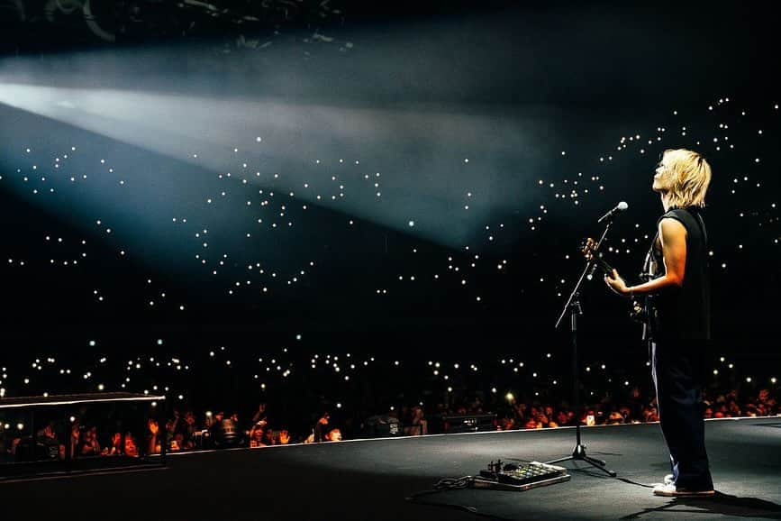 Toru のインスタグラム：「감사합니다!!🇰🇷 最高の夜でした！！Love you guys so much🤩🤩 📸 @ruihashimoto #oneokrock #luxurydisease」