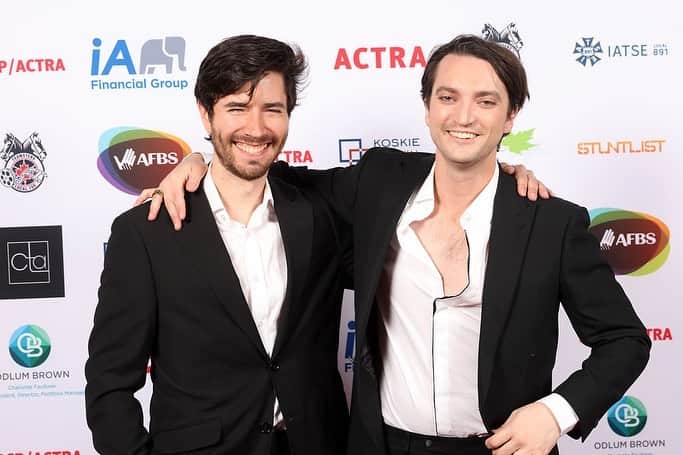 リチャード・ハーモンのインスタグラム：「Thank you to the @ubcp_actra awards for a fantastic night and congratulations to the winners and all the other nominees. Also thanks to my brother @davidturkolol for being my date.」