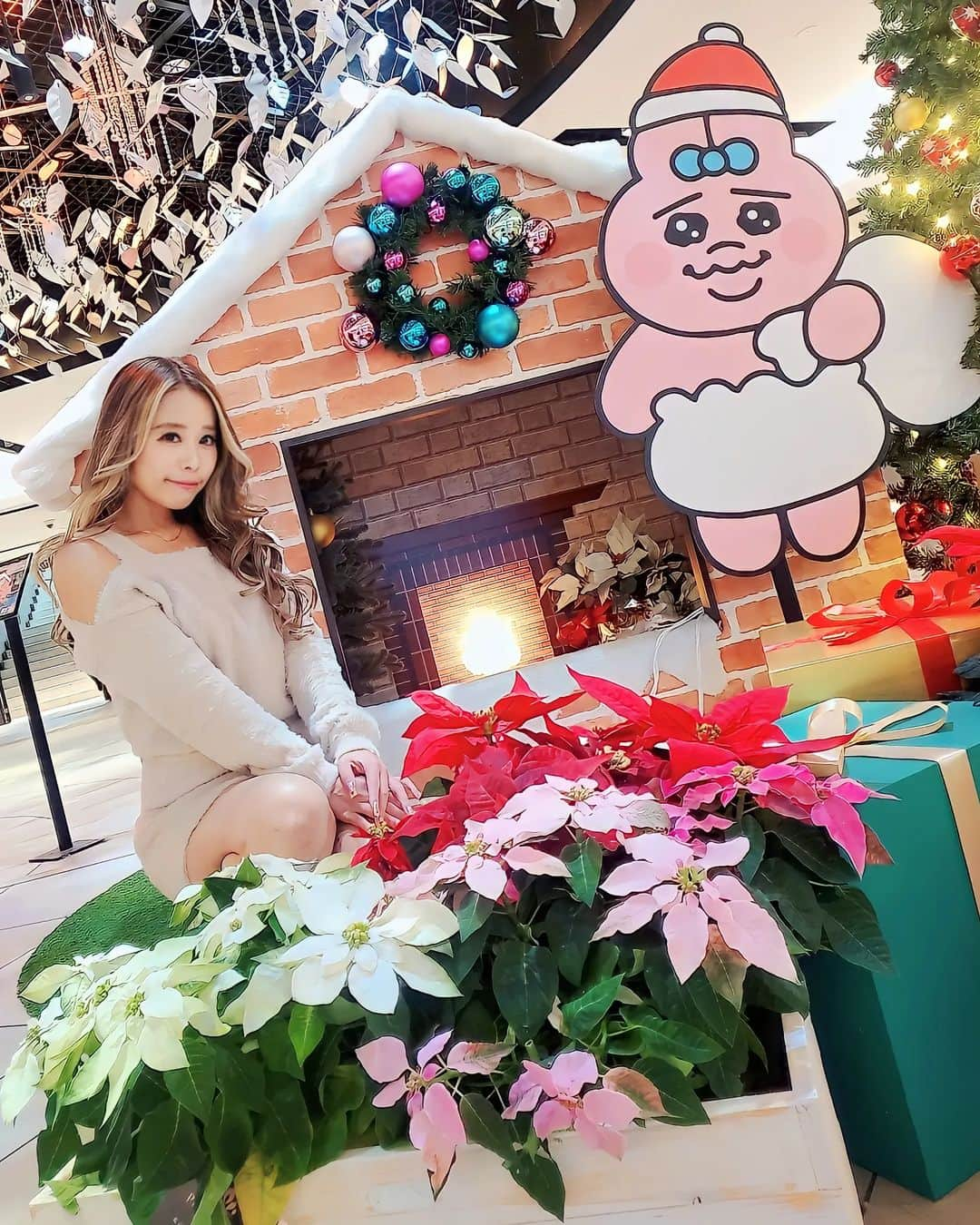 ようようさんのインスタグラム写真 - (ようようInstagram)「なんか可愛い空間があった🐰🎄💓⁡⁡⁡ ⁡ ⁡⁡ ⁡⁡ ⁡⁡ ⁡⁡ ⁡⁡ ⁡⁡ ⁡⁡ ⁡⁡#ホワイティ梅田 ⁡⁡#ホワイティクリスマスおぱんちゅ ⁡⁡ ⁡#ようようさん #キャンギャル  #レースクイーン #撮影会モデル #フォロワー募集中 #撮影会 #関西モデル  #Japanesegirl #followme #model #racequeen #instagood  #instalove #いいね返します #カメラマンさんと繋がりたい #被写体モデル #glamor #gravure  #ギャルしか勝たん #ギャル #おぱんちゅうさぎ #ニットワンピ #ミシェルマカロン #キャラクター #大阪イベント」12月3日 12時55分 - yoyochan_ranchan