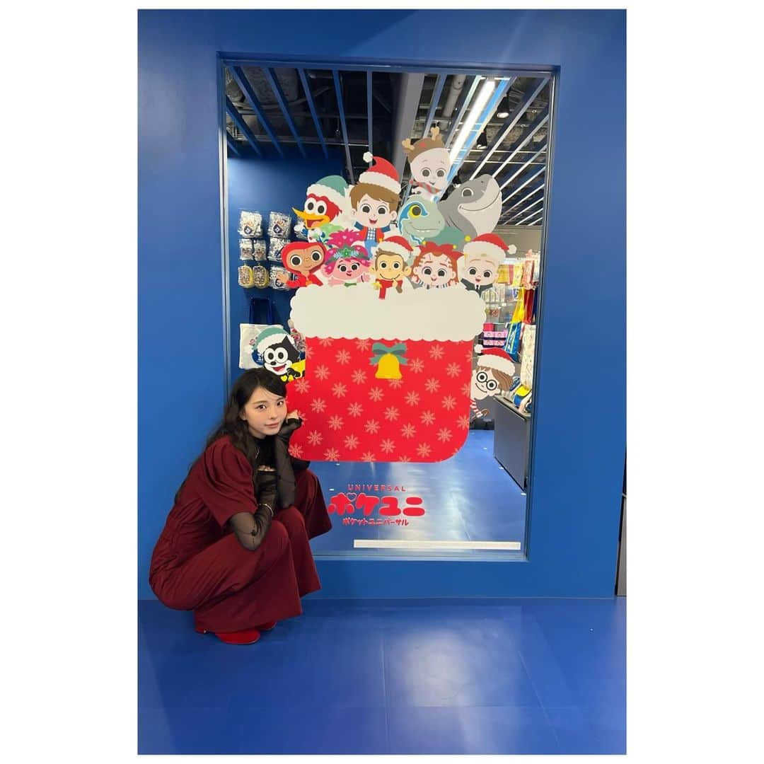 川口ゆりなさんのインスタグラム写真 - (川口ゆりなInstagram)「． ． #ポケユニクリスマス キャンペーンが ポケユニハラジュクとポケユニアベノ(大阪)で12/25まで開催中です🎄 ． ポケユニとはユニバーサルの人気キャラクターたちがポケットサイズになった ポケユニ/ポケットユニバーサルという新ブランドです💙 ． ポケユニ仕様のフレームで photoismも撮れるので、ぜひ推しキャラと一緒に 撮ってみてください~‼︎ ． 映えなフォトスポットや かわいいアイテムがたくさんあって 幸せ溢れました…♡ ． #ポケユニ　 #ポケユニクリスマス #PR  ．」12月3日 13時09分 - kawaguchi_yurina_official