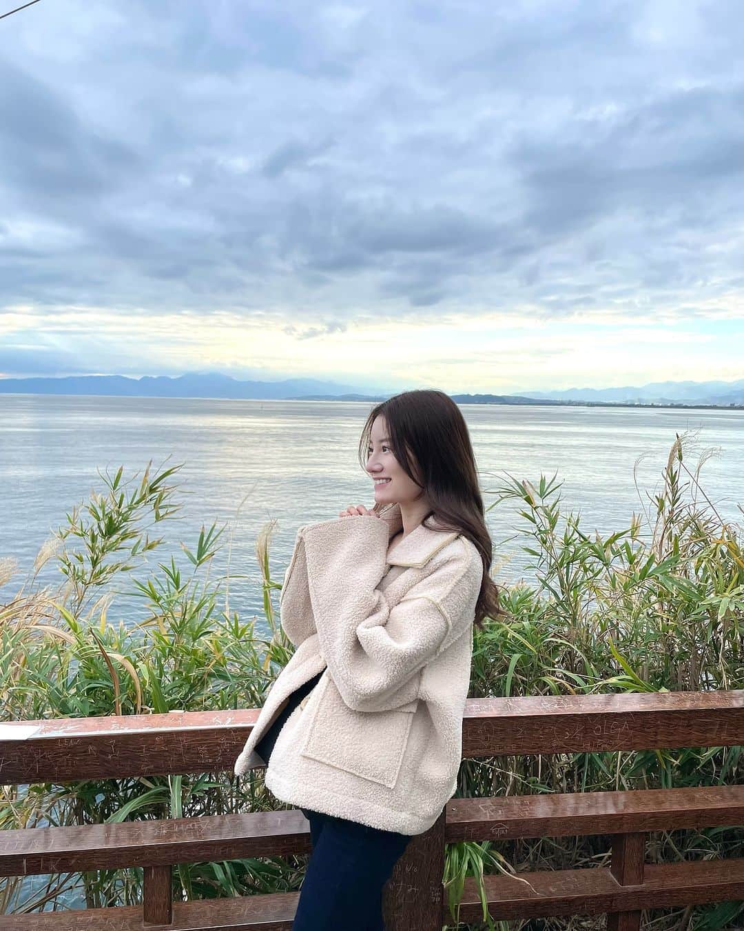 金子実加のインスタグラム：「癒される✨ 寒いから風邪ひかないようにね🤧  #sea #海 #江ノ島 #江の島 #神奈川 #japan #旅」