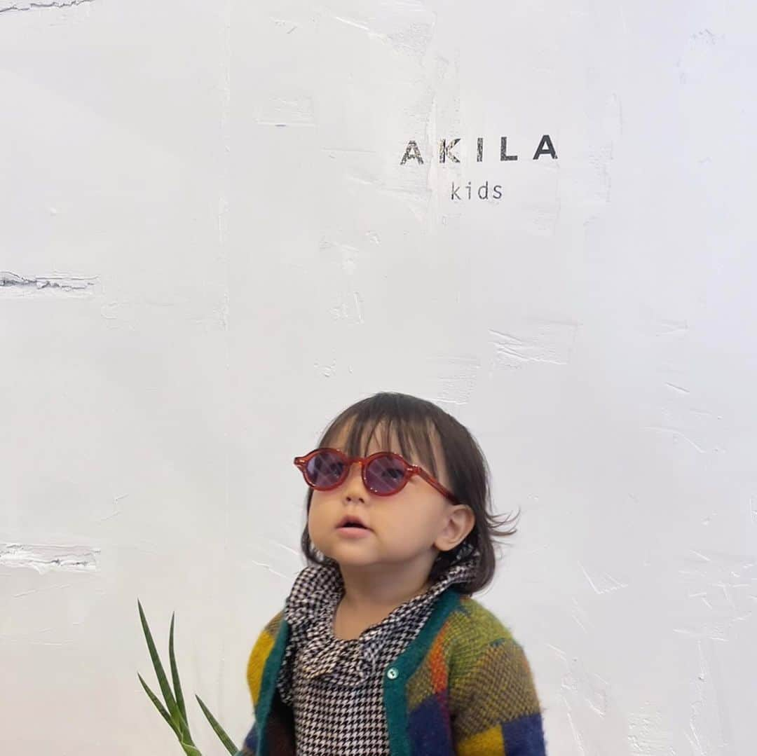 HALCAさんのインスタグラム写真 - (HALCAInstagram)「😎😎😎 @akila.la からkids collectionが ローンチされたのでお買い物しに行ってきました！ 大人のサングラスと同じデザインだから 例えば家族みんなでお揃いとか絶対に可愛いよね？ #akilaeyewear」12月3日 13時43分 - halca_