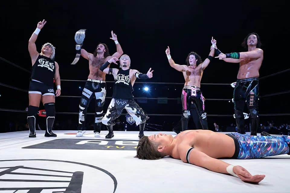 プロレスリング・ノアのインスタグラム：「2023年12月2日 神奈川・横浜武道館 【NOAH the BEST 2023】  連携で上回ったGLGが10人タッグ戦を制す。  潮崎「まだ俺の中で引っかかるものがある。小島聡、あいつを倒さないと俺は次に進めない。小島聡、出てこい!!」  ■見逃し配信はwrestle UNIVERSE‼️ 👀https://www.wrestle-universe.com/lives/nARCkxgsXJYUGzkr4eQWk1 . . ■プロレスリング・ノア大会スケジュール・チケット詳細はこちら↓ https://www.noah.co.jp/schedule/ -詳しくはプロフィール画面に記載のURLからご覧ください- . 🔥NOAHを見るならWRESTLE UNIVERSE‼️🔥 . 🖥️【WRESTLE UNIVERSEはこちら】 👀https://www.wrestle-universe.com/ . . Hello to all Pro-Wrestling fans overseas!! WRESTLE UNIVERSE ,the leading wrestling video subscription site,Please register!! . ⏯️WRESTLE UNIVERSE is here!! 👀https://www.wrestle-universe.com/ . . . #noah_ghc #NOAHTHEBEST #プロレスリングノア #prowrestlingnoah #プロレス #prowrestler #prowrestling #ABEMA #wrestleUNIVERSE #プロレスフォト #instaprowrestling」