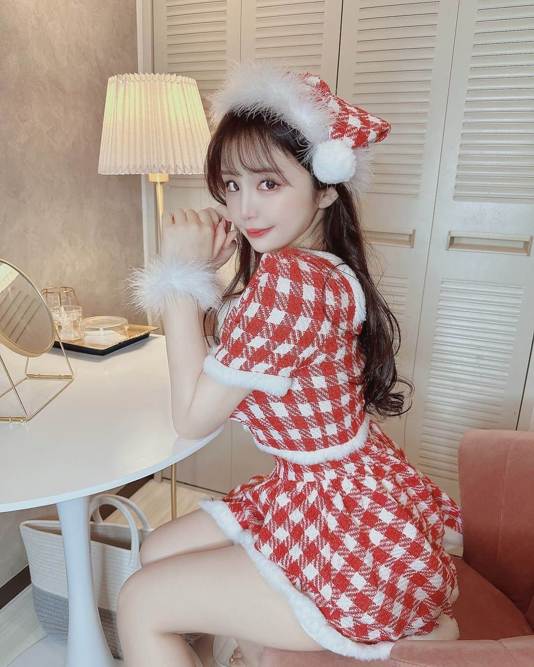 CHERIさんのインスタグラム写真 - (CHERIInstagram)「Hey baby 💕 Pretty SANTA costume now on 🎅   サンタコスは @dress_sugar のもの🫶  ファンクラブに色んなカット投稿してます💕」12月3日 13時37分 - hi_cherish.gram