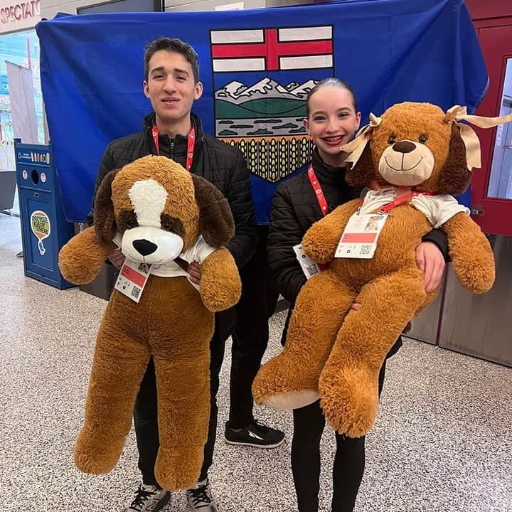 Skate Canadaさんのインスタグラム写真 - (Skate CanadaInstagram)「From jaw-dropping routines to heart-stopping moments, day 3 of the #SCChallenge24 had it all! A round of applause for our junior men and women champions 🏆  @dat__sk8er__boi @lulu_lin_on_ice ______________  La troisième journée du #DéfiPC24 a certainement été riche en émotions ! Félicitations à nos champions juniors en patinage en simple masculin et féminin 🏆  📸 @danielleearlphotography」12月3日 14時04分 - skate_canada