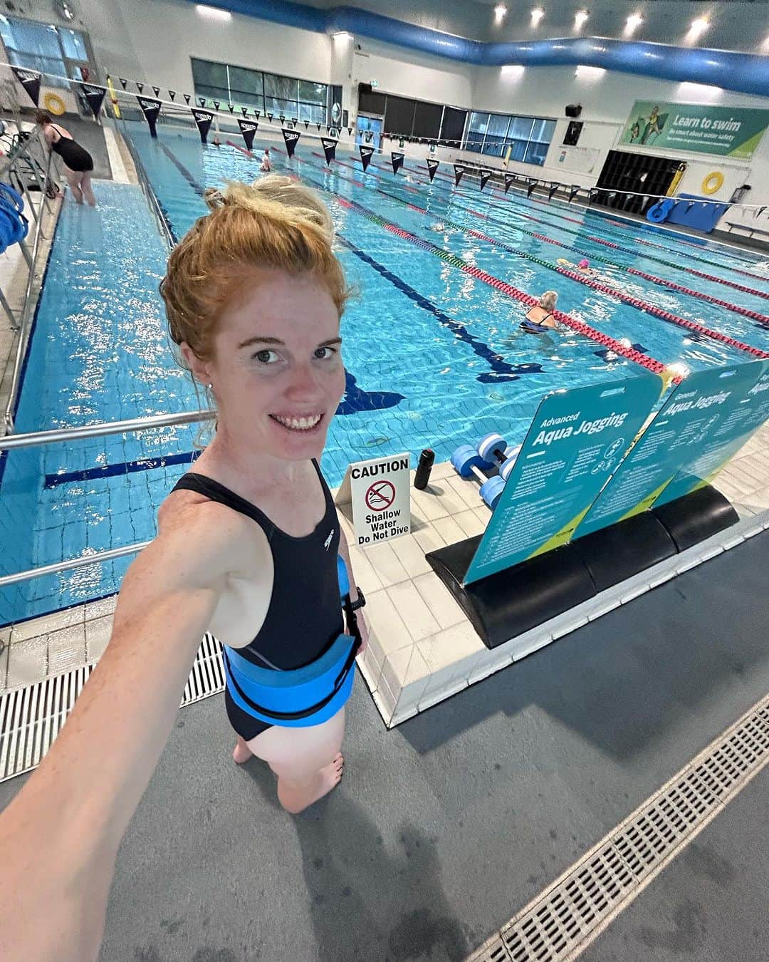アンジェラ・ペティのインスタグラム：「An injury is not just a process of recovery, but a process of discovery ✨  Despite it being frustrating missing quite a lot of running lately due to my heel bursitis, I’m thankful to be able to bike and aqua jog and have some different adventures through cross training!   Also makes me appreciate having been pretty blessed / lucky over the last 20 years and not had many injuries and nothing that’s held me out too long (eg just hamstring tears, calf strains, achilles inflammation etc) although certainly had my setbacks!   To anyone else out there injured- keep going- we will come back stronger!💪」