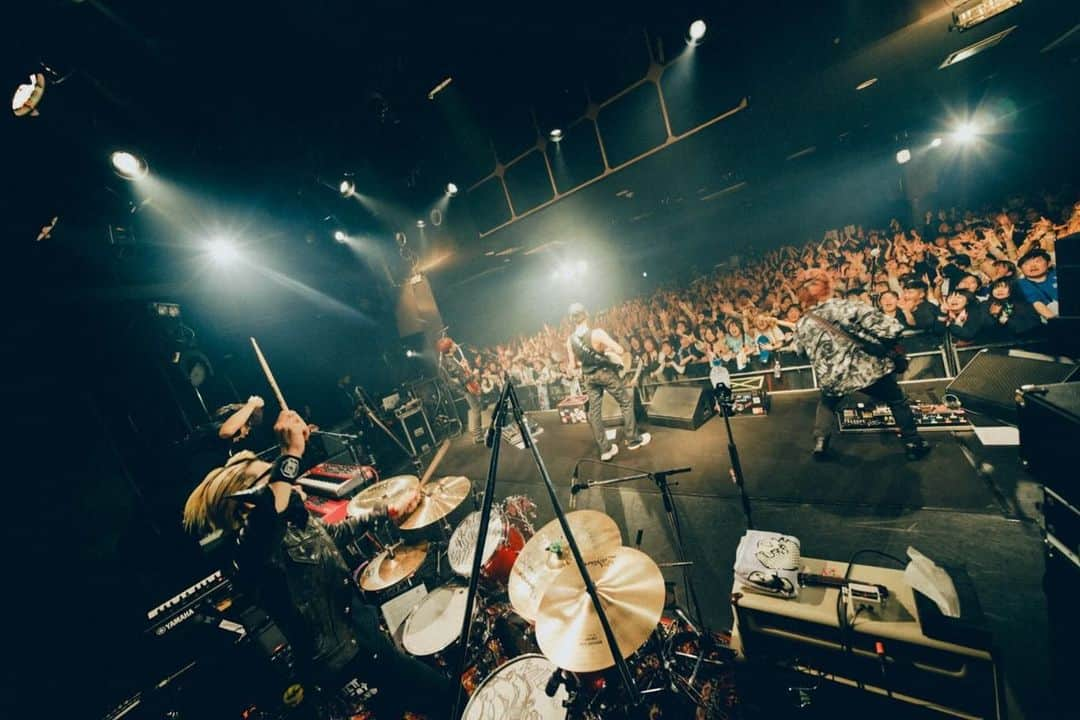 ジェットセイヤさんのインスタグラム写真 - (ジェットセイヤInstagram)「THANK YOU!!👊🥁🔥 #DREAMS tour 2023.12.2 TAKAMATSU festhalle @go_go_vanillas_official  photographer @renzo1101」12月3日 14時18分 - jett_seiya_lvasp