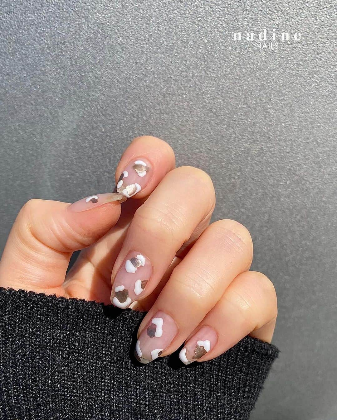 nadineNAILSさんのインスタグラム写真 - (nadineNAILSInstagram)「new my nails ♡ 💭🐻‍❄️☁️♥   #ニュアンスネイル  #冬ネイル   *─────────────────────────*   * * * #個性派ネイル #シンプルネイル #ミラーネイル #オシャレネイル #大人ネイル #恵比寿ネイルサロン #nailstagram  #winternails #ebisunailsalon #newnails  #nadinenails #美甲 #tgel #젤네일 #네일아트 #네일스타그램 #인기네일 #btsyoko #이달의네일 #겨울네일」12月3日 14時10分 - nadine_nails_