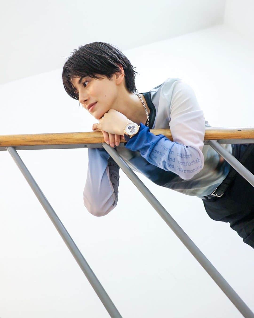 ホラン千秋さんのインスタグラム写真 - (ホラン千秋Instagram)「_ Creating our lives, minute by minute, second by second.  #zenithwatches #ゼニス #sponsored」12月3日 14時49分 - chiakihoran_official