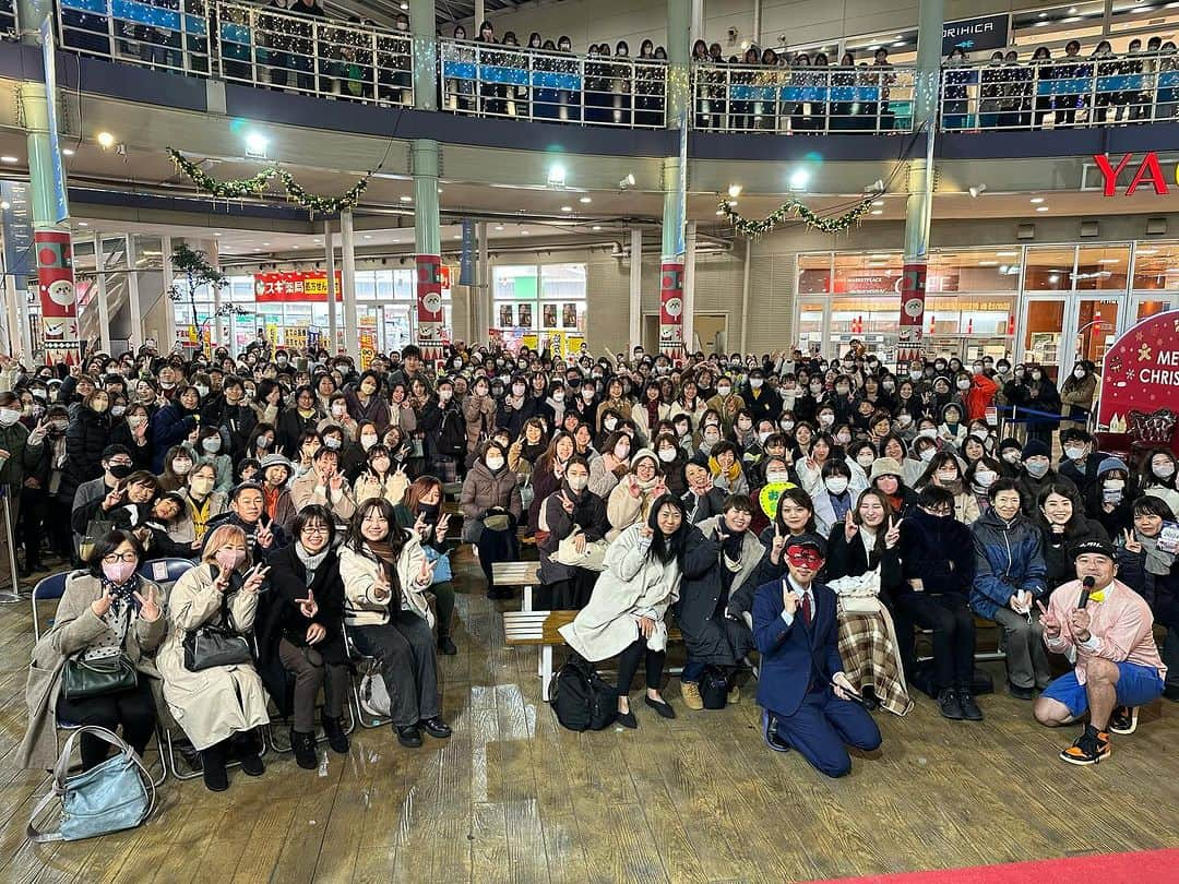 ゲッターズ飯田さんのインスタグラム写真 - (ゲッターズ飯田Instagram)「おかげさまで1000人占いはイベント中に無事終了しました。 ありがとうございます。 占いはいつでも無料無償でやっているのでお気楽に話しかけてください。」12月3日 15時40分 - iidanobutaka