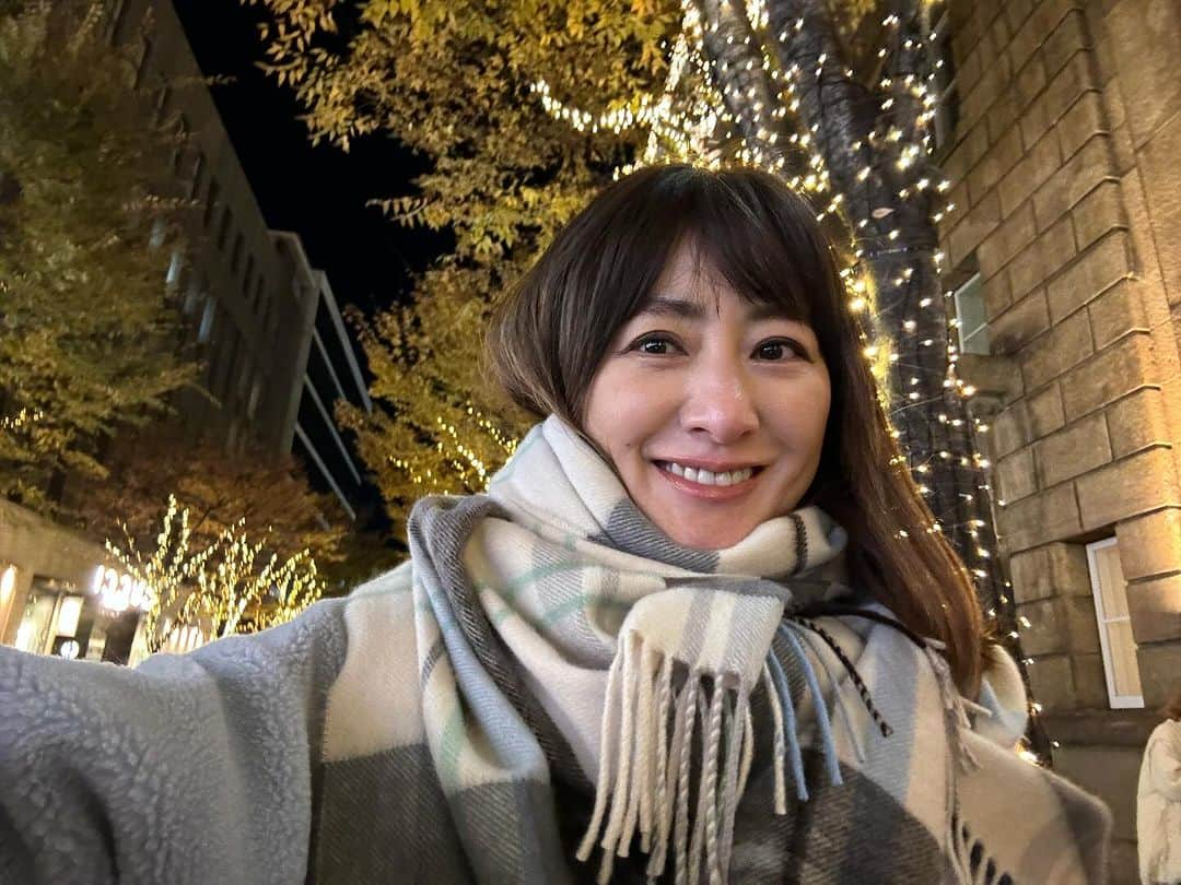 前田ゆかさんのインスタグラム写真 - (前田ゆかInstagram)「街がキラキラ✨✨✨  イルミネーションが街を包み込んで寒くても温かい✨ キレイすぎてちょっと散策✨  動画だけ縦に撮ったら最後ドアップになっちゃった笑🤣🤣  @joshuaellis.jp  #イルミネーション #kobe #joshuaellis #ステキな街」12月3日 21時17分 - maeyuka