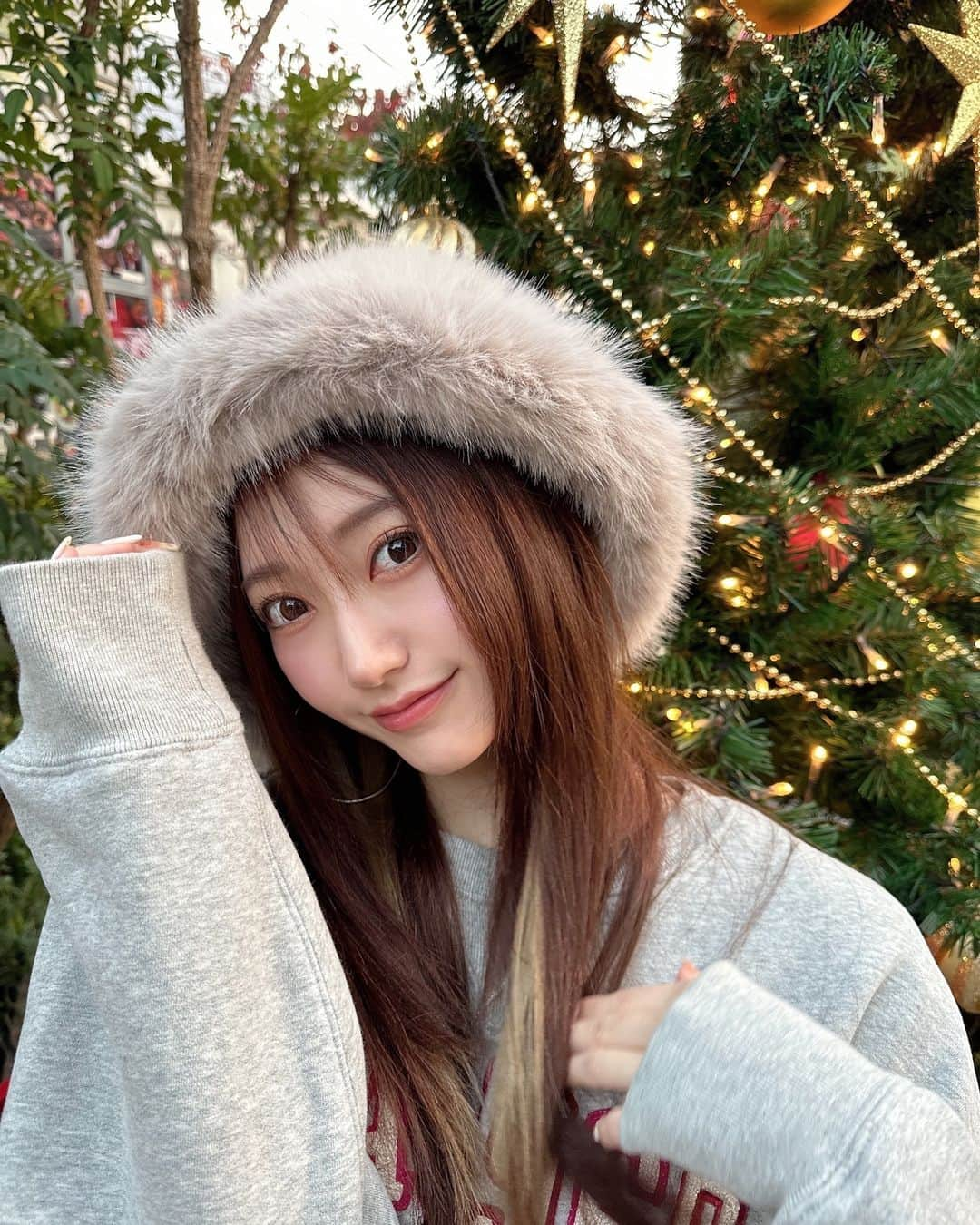 東海林里咲さんのインスタグラム写真 - (東海林里咲Instagram)「. .  最近はストレートヘアがお気に入り☺︎︎︎︎  2023年も残り1ヶ月。 12月も頑張ろうね⛄️❄️  . .」12月3日 21時13分 - risaaa_0411