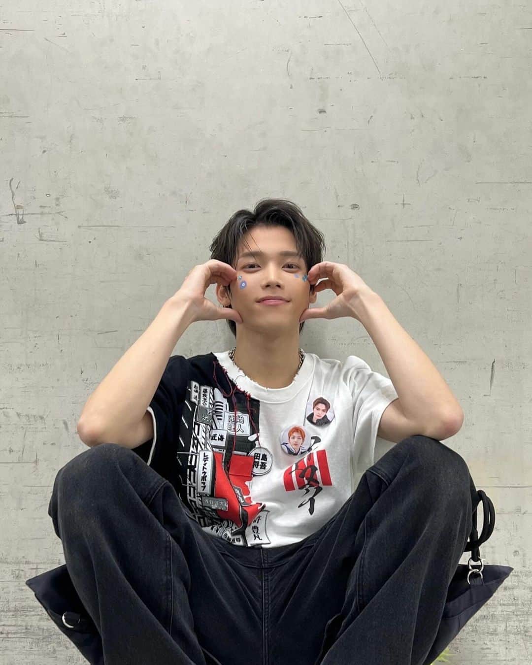INIさんのインスタグラム写真 - (INIInstagram)「広島公演2日間ありがとうございました〜！🐉  大好きなMINIにも会えて、メンバー皆んなでお好み焼きも食えたので大満足です😋  また来るけぇの  次は大阪！気合い入れていきやす🔥  #INI_READY_TO_POP #INI #木村柾哉 #KIMURAMASAYA #INInstagram」12月3日 21時16分 - official__ini