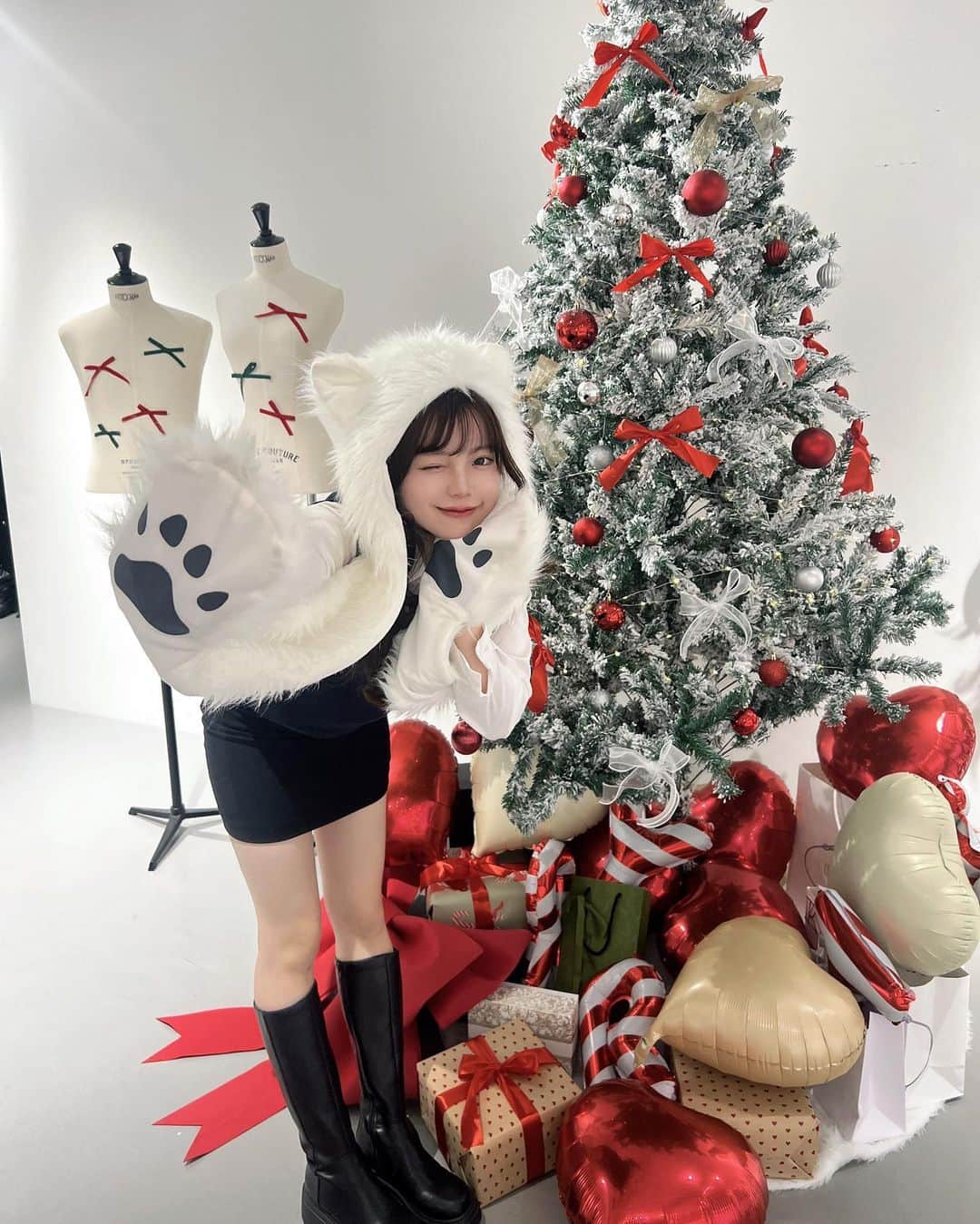 深結さんのインスタグラム写真 - (深結Instagram)「^._.^  大須にあるcheese filmで早めクリスマス味わってきた🎅🏻♡ 写真全部可愛くて迷ったからたくさん投稿^_^  韓国制服レンタルしたけどやっぱ可愛すぎた〜 クリスマス仕様の2階フォトスタジオは、12/27までやってるらしいからみんなも行ってきて😸  #韓国制服 #大須」12月3日 21時16分 - __ange02