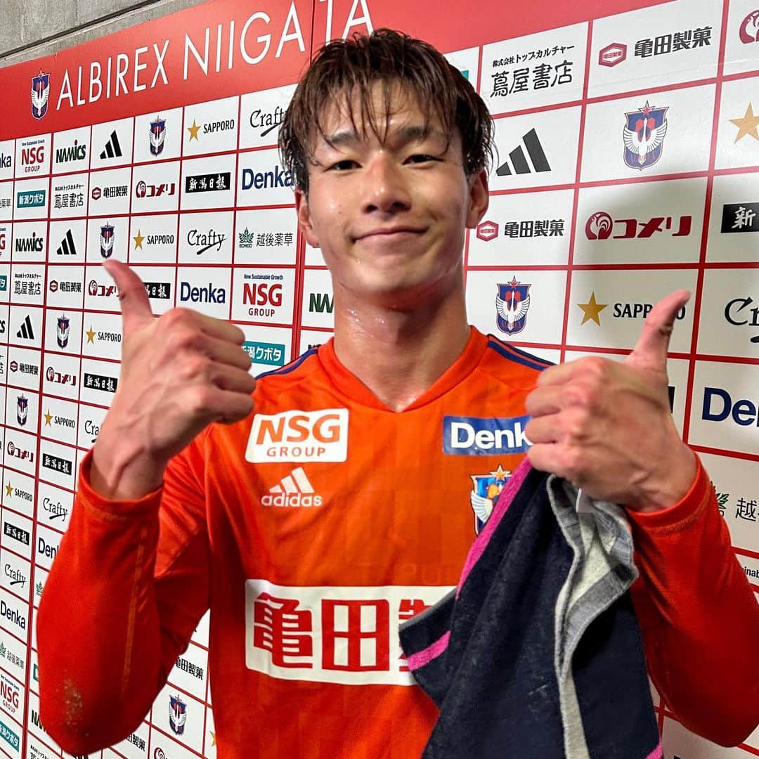 アルビレックス新潟のインスタグラム：「最終盤に #長倉幹樹 選手が決勝ゴール⚽️ 1-0勝利🏆 おめでとうございます㊗️ 昇格初年度は10位でした🙇‍♂️ #albirex  #アルビレックス新潟」