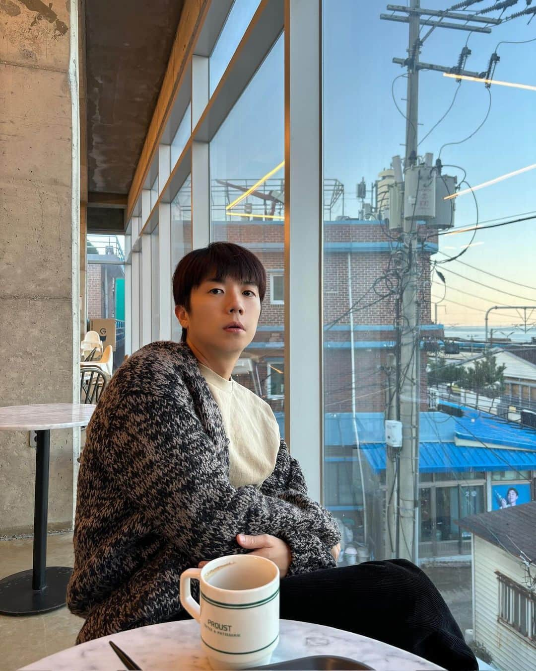 2PMさんのインスタグラム写真 - (2PMInstagram)「이번 장한량 유독 말랑 재질 아닌가요?🧸  #핫티도 #노곤노곤한 #장말랑  #보면서 #주말힐링하기🍀 #레투스타그램」12月3日 16時30分 - real_2pmstagram