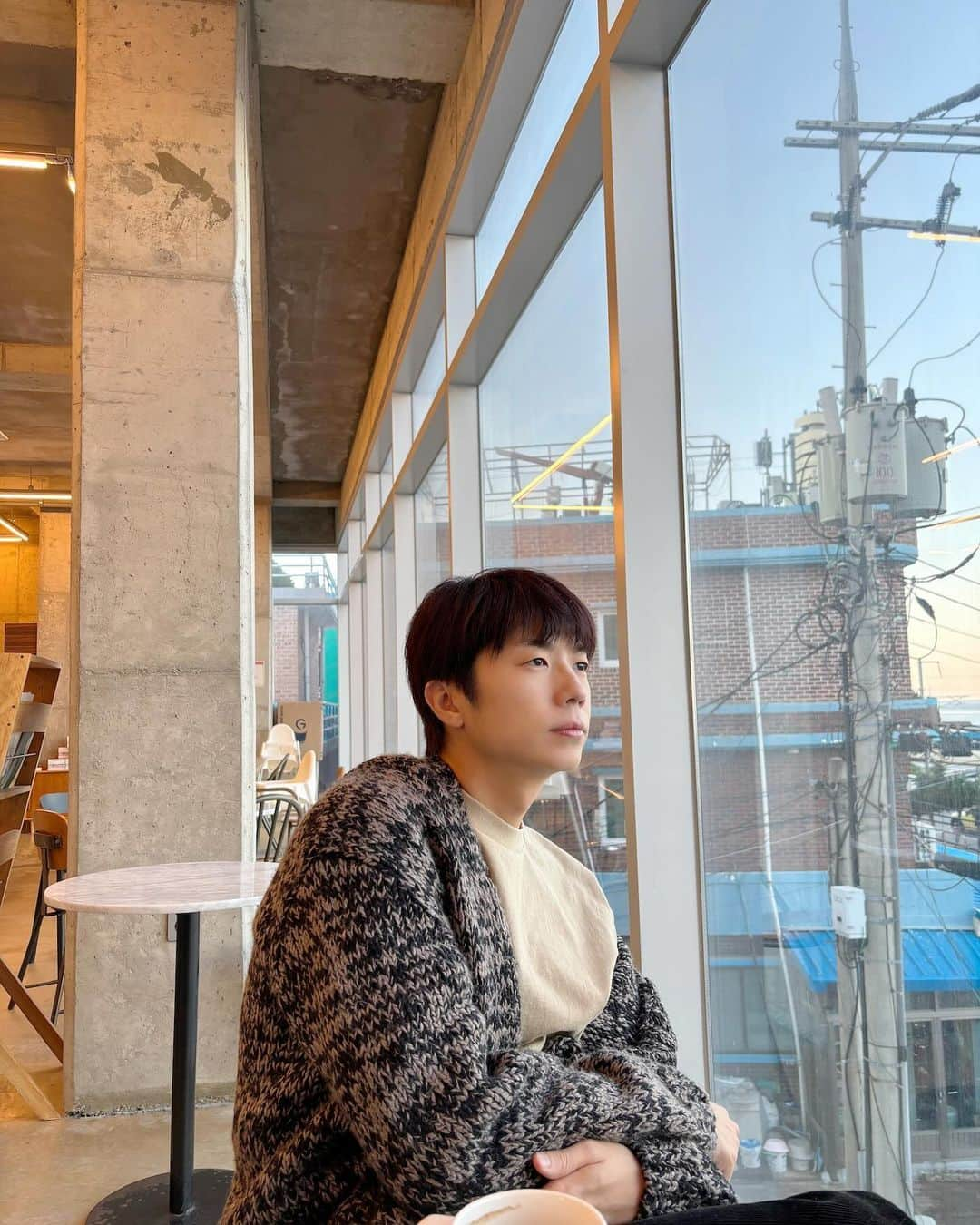 2PMさんのインスタグラム写真 - (2PMInstagram)「이번 장한량 유독 말랑 재질 아닌가요?🧸  #핫티도 #노곤노곤한 #장말랑  #보면서 #주말힐링하기🍀 #레투스타그램」12月3日 16時30分 - real_2pmstagram