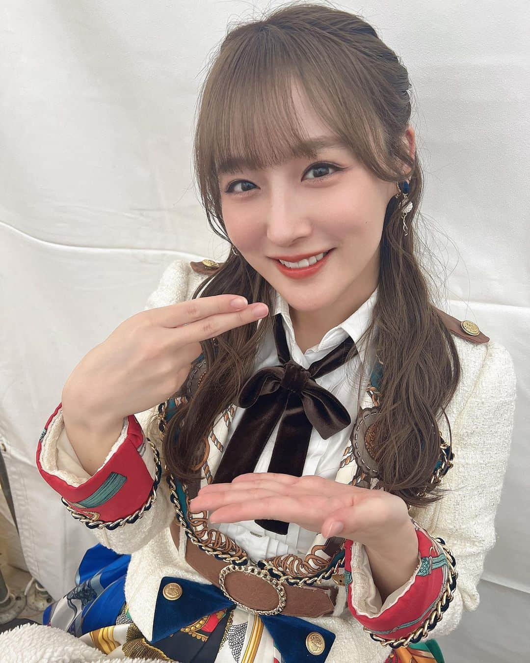 鎌田菜月のインスタグラム：「◥█̆̈◤࿉∥  今日は朝ごはんに香川でお土産にといただいたうどんを食べました。 1日頑張れそうです！  このライブの日 うどんのおかげかやたら調子良さげと褒められました。ｼｱﾜｾｯｯ!!!  #旅館のサウナでめっちゃ髪色抜けたので #このあとすぐ美容院へ行きました #髪色かわいいけれど #お仕事都合なので仕方なし #😭👋」