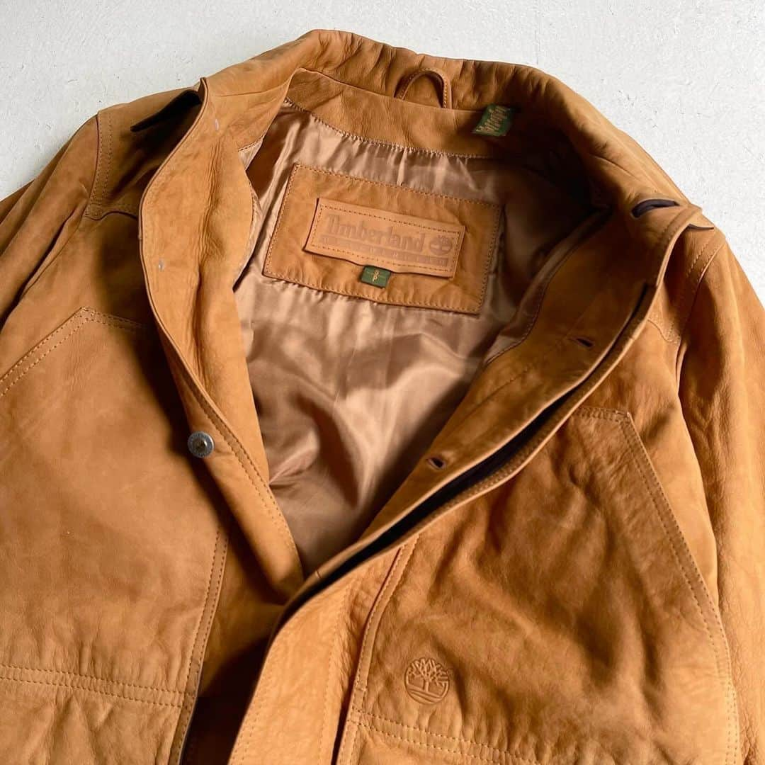 DROP...vintage select shopさんのインスタグラム写真 - (DROP...vintage select shopInstagram)「1990s Timberland Jipup Padded Suède Jacket 【S】  S表記ですが大き目⛰️  ブルゾンタイプこそ名作として稀に見かけますが、こちらの中綿マウンテンディテールはより名作の匂いがします、、、。」12月3日 16時33分 - tokyo_drop