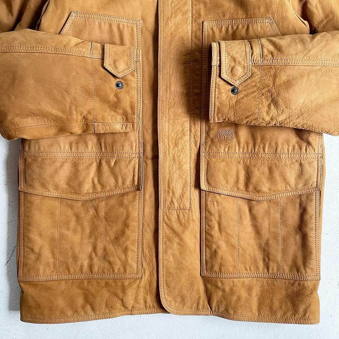 DROP...vintage select shopさんのインスタグラム写真 - (DROP...vintage select shopInstagram)「1990s Timberland Jipup Padded Suède Jacket 【S】  S表記ですが大き目⛰️  ブルゾンタイプこそ名作として稀に見かけますが、こちらの中綿マウンテンディテールはより名作の匂いがします、、、。」12月3日 16時33分 - tokyo_drop