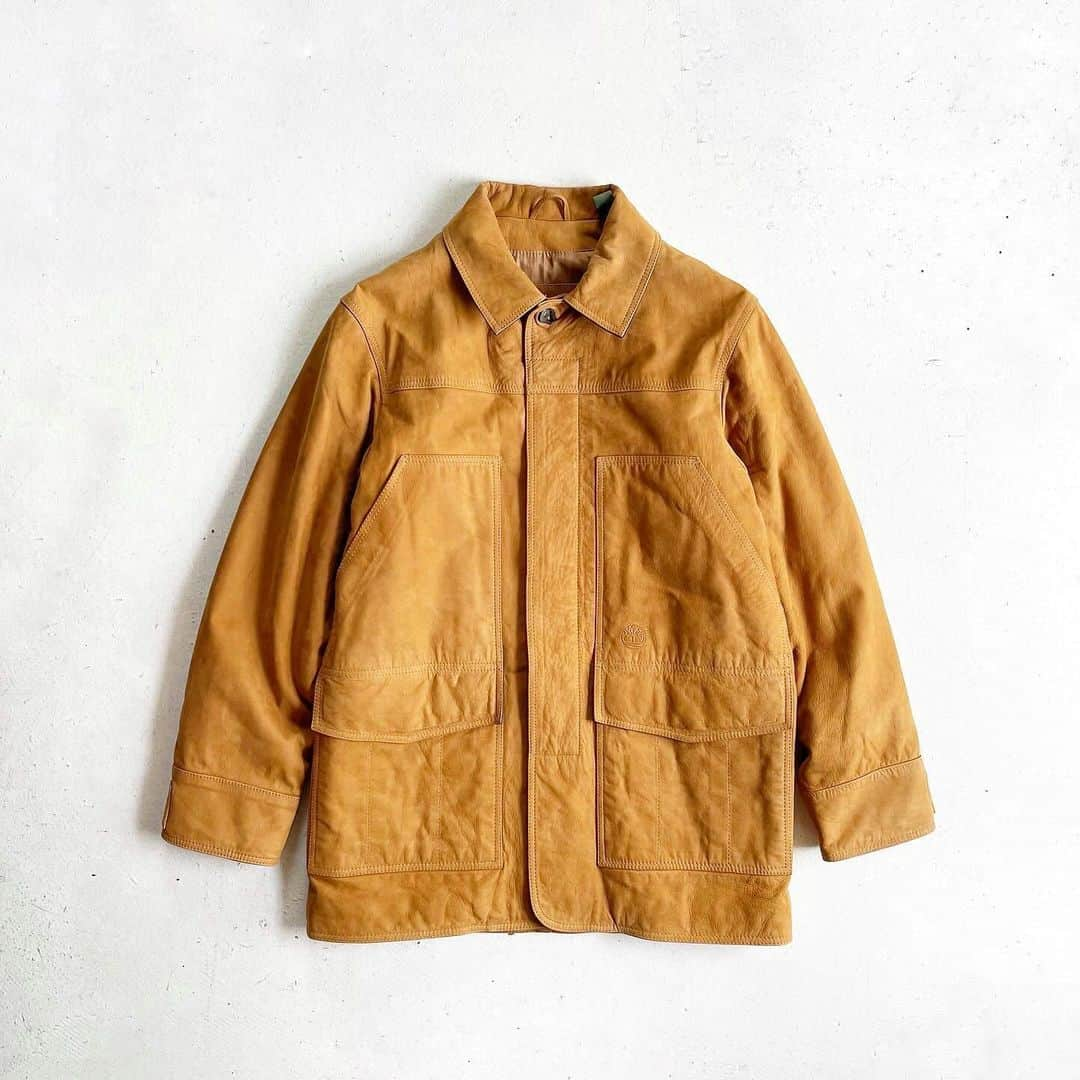 DROP...vintage select shopのインスタグラム：「1990s Timberland Jipup Padded Suède Jacket 【S】  S表記ですが大き目⛰️  ブルゾンタイプこそ名作として稀に見かけますが、こちらの中綿マウンテンディテールはより名作の匂いがします、、、。」