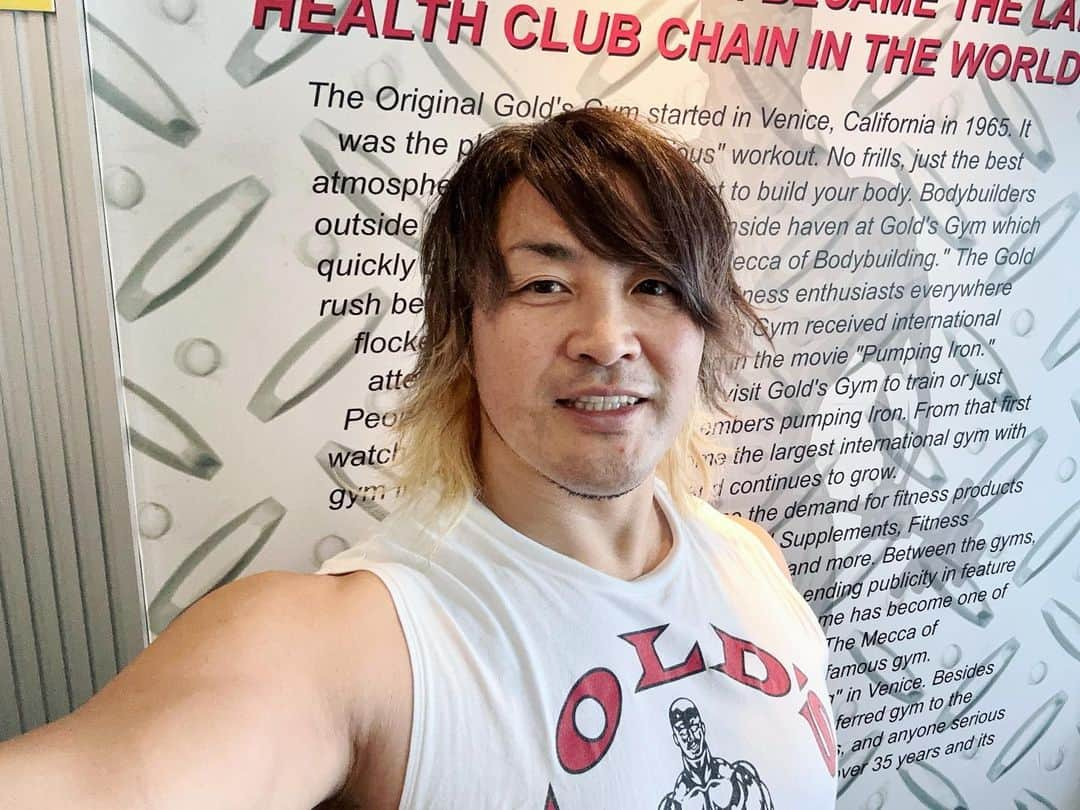 棚橋弘至のインスタグラム：「ゴールドジムから、帰ってきました。新日本プロレスワールドに、間に合ったね👍  #goldgym #胸トレ」