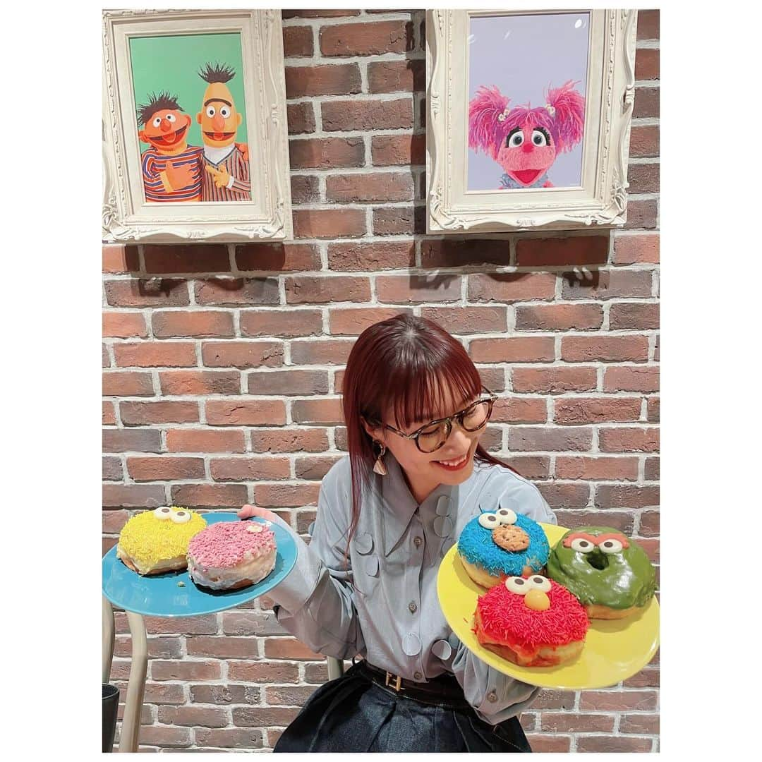 大塚愛さんのインスタグラム写真 - (大塚愛Instagram)「サンシャインシティにあるSESAME STREET MARKETに行ってきました！  バートとアーニー初めて会ったのに 昔からの仲間だったくらい仲良くしてくれた。  AIO　　#sesamestreet #sesamestreetmarket  #クッキーモンスター #好き #ドーナツ #は #オスカー #の #抹茶 #推し　#アーニー #バート #ありがとう」12月3日 17時04分 - aiotsuka_official