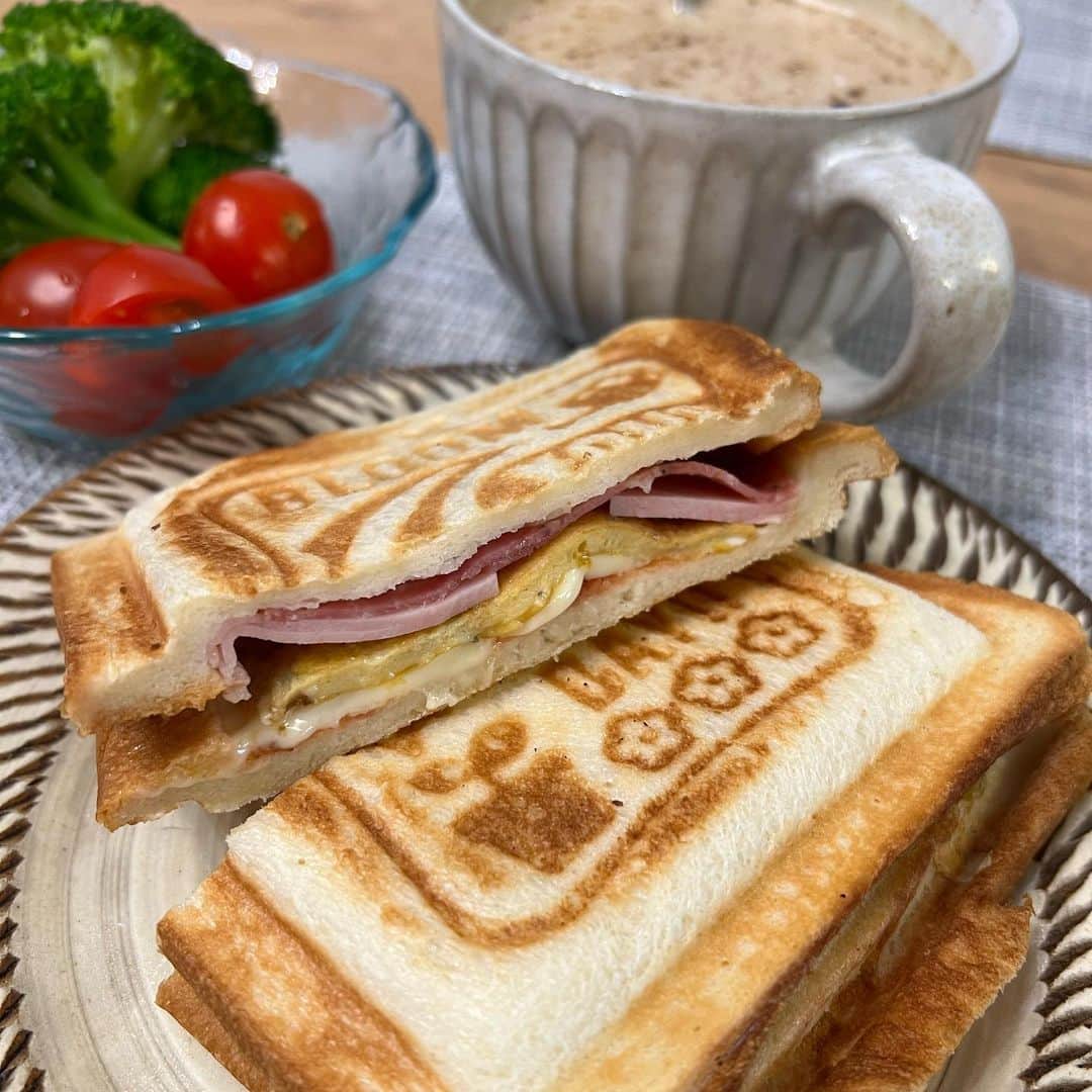 SHUUBIさんのインスタグラム写真 - (SHUUBIInstagram)「#定期 #おうちごはん #秋 #旬のもの #旬を味わう #料理 #料理記録 #簡単料理 #手抜きごはん #手抜き料理 #働く女性 #食べたもので身体は作られる #音楽家の食卓 #クリスマスでもなんでもない　#家庭料理」12月3日 17時10分 - shuubihidemi