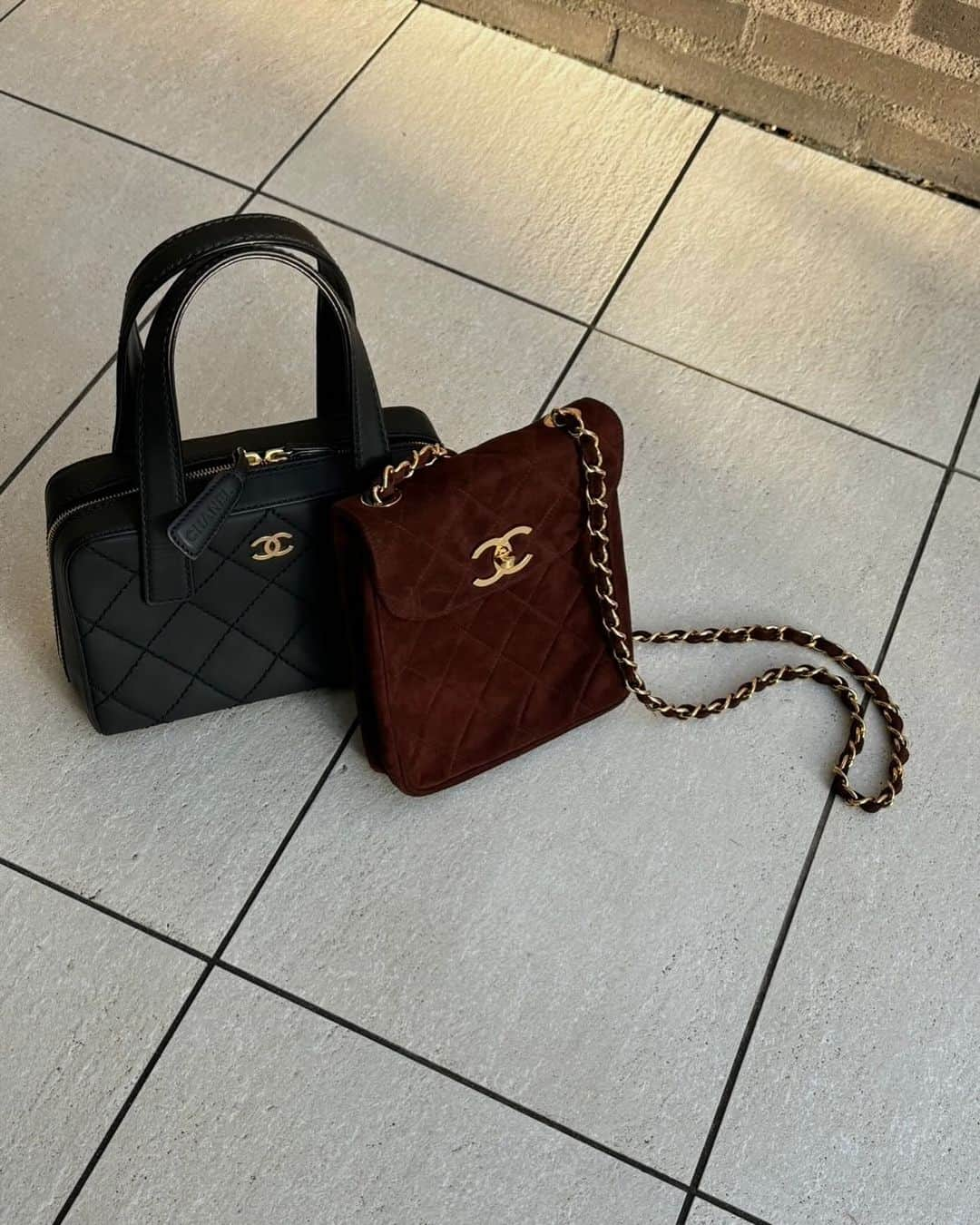 Ｈedyのインスタグラム：「. ［Left］ CHANEL ワイルドステッチハンドバッグ 品番:H23111327C  ［Right］ CHANEL マトラッセチェーンショルダーバッグ 品番:H23111315C  ※2点共WEB掲載予定  @hedy_daikanyama @hedy_osaka_ @hedy_worldwide  #hedy #hedy_japan #vintageshop」