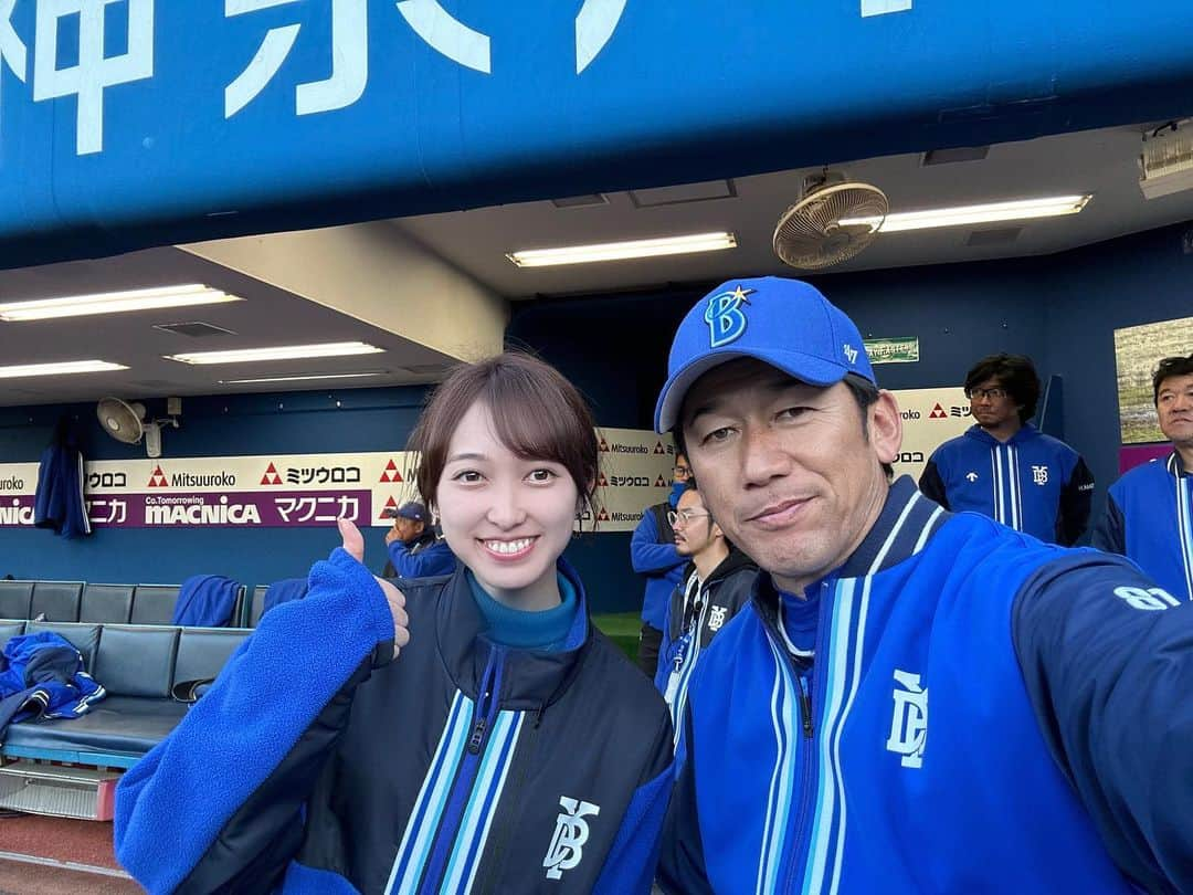 佐々木舞音のインスタグラム：「. . 横浜スタジアム45周年を記念したスペシャルイベント 「YOKOHAMA STADIUM 45th DREAM MATCH」 . ベイスターズ歴代のスターが集まった三浦監督率いる「BAY DREAM STARS」と、松坂大輔さんをはじめとした神奈川県内の高校出身のレジェンドが集結する「Y45 LEGEND HEROES」が対戦❤️‍🔥 結果は7-2でY45 LEGEND HEROESの勝利でした⚾️ . 野村 弘樹さんに、石井琢朗さん、今年のドラ1であり横浜高校出身の度会隆輝さん、同じく横浜高校出身の上地雄輔さんなどなど！！ 世代や様々な垣根を超えた、超豪華なここでしか見られないまさに夢のような試合でした！✨ . BDS側のベンチリポートを務めさせていただきました。 とっても楽しかったです！ . 生まれも育ちも横浜の生粋のハマっ子である私にとってハマスタは身近な存在。 これからも多くの人に愛される素敵なスタジアムであり続けてくれると確信しました💖 . 大好きなハマスタ、これからも  ヨ・ロ・シ・ク！！ . . 寒い中お越しくださった皆さま、ありがとうございました！ . . #横浜スタジアム #ベイスターズ #ハマスタ #神奈川県 #横浜 #ハマの番長  . .」