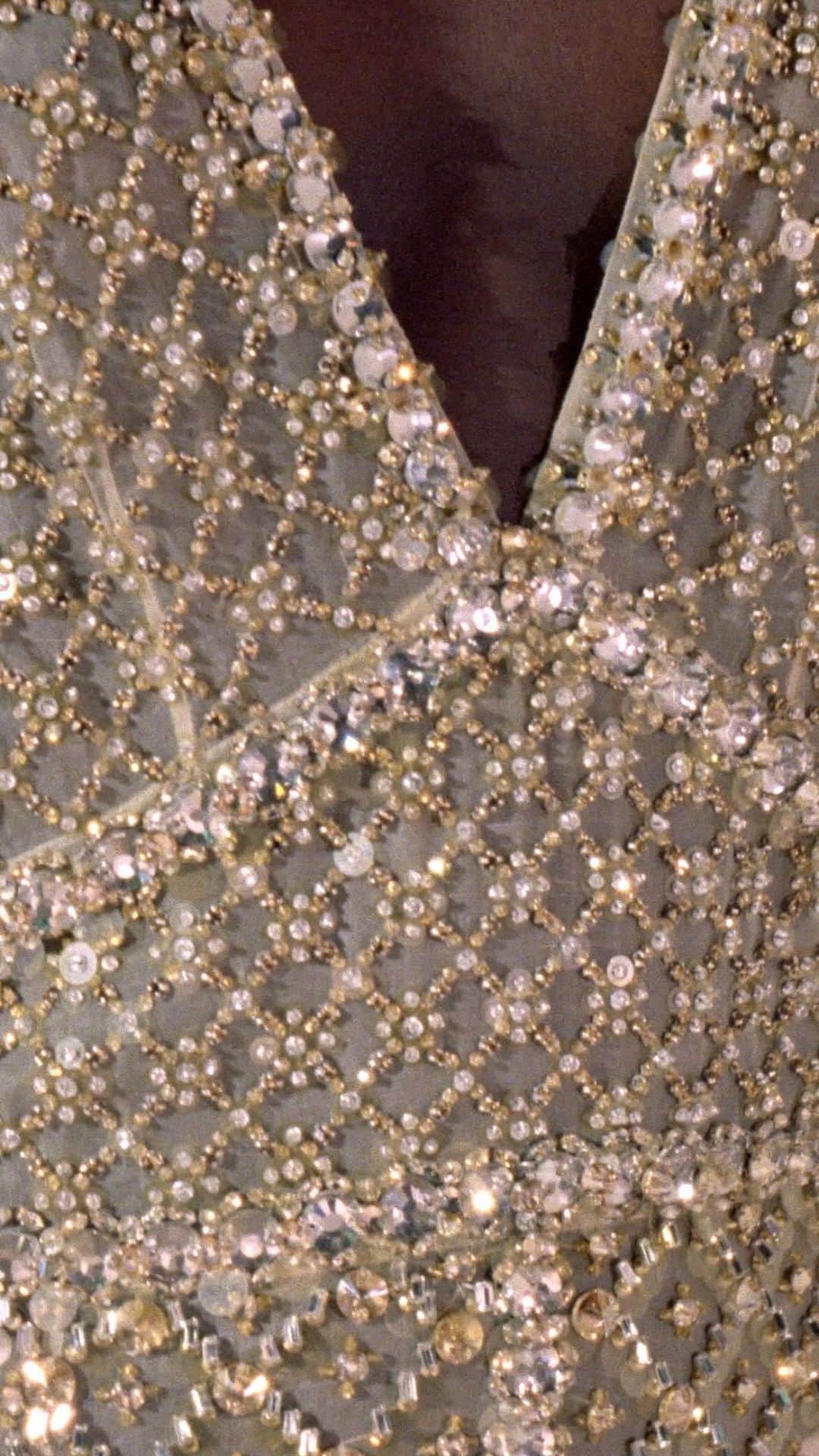 Miu Miuのインスタグラム：「Glimmering organza embroidered with crystal creates a festive and shining atmosphere.   Directed by @JustineAbitbol.  Creative direction by @EdwardQuarmby.  Styled by @LottaVolkova.   #MiuMiuHoliday」