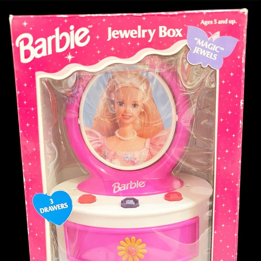 おもちゃやSPIRALさんのインスタグラム写真 - (おもちゃやSPIRALInstagram)「1996 Barbie Jewelry Box入荷しました💎  Dead Stock✨」12月3日 18時01分 - spiral_toy