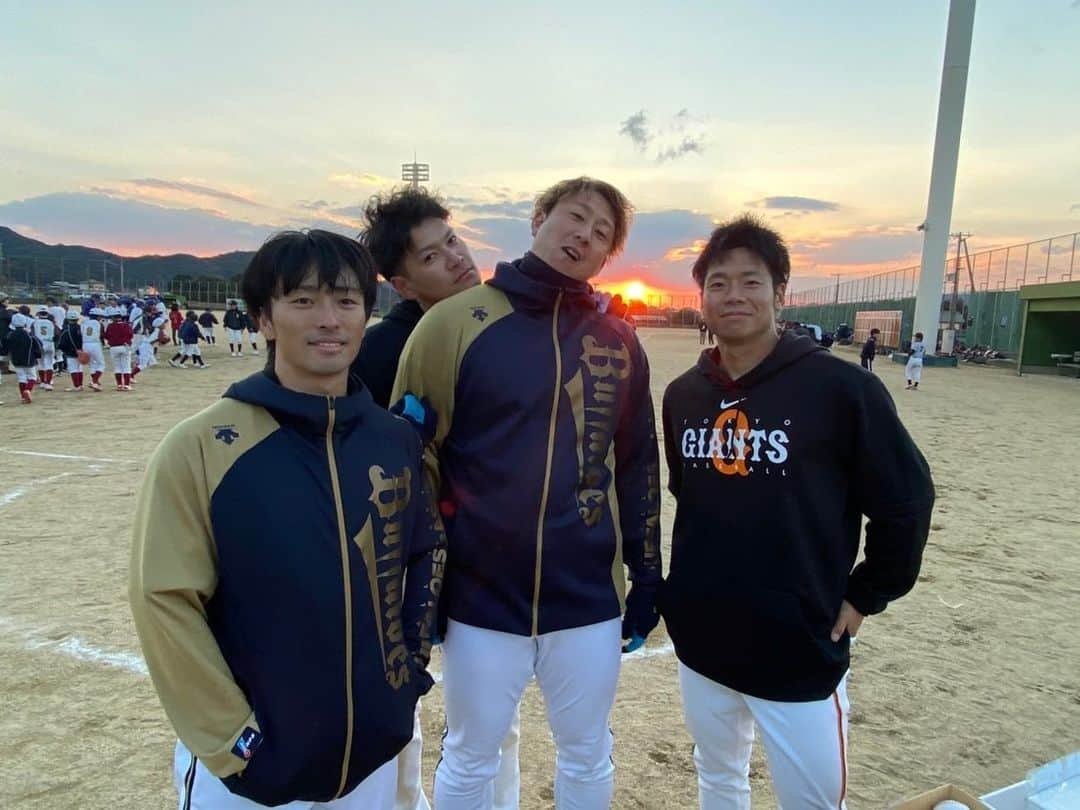 杉本裕太郎さんのインスタグラム写真 - (杉本裕太郎Instagram)「南淡路野球教室⚾️ 関係者の皆さま今年もありがとうございました😊 インスタライブしたんですけど、 途中電池切れて 結局一勝二敗でした。 みんな野球うまくなっとった🤩 出直してきます😝  #阿部アイガーリ言うたらとりにこよ」12月3日 18時11分 - 99tarosu345