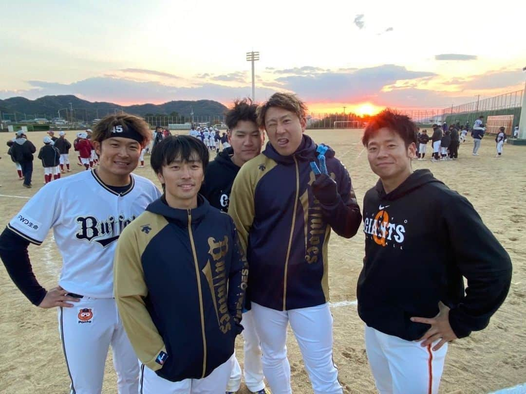 杉本裕太郎さんのインスタグラム写真 - (杉本裕太郎Instagram)「南淡路野球教室⚾️ 関係者の皆さま今年もありがとうございました😊 インスタライブしたんですけど、 途中電池切れて 結局一勝二敗でした。 みんな野球うまくなっとった🤩 出直してきます😝  #阿部アイガーリ言うたらとりにこよ」12月3日 18時11分 - 99tarosu345