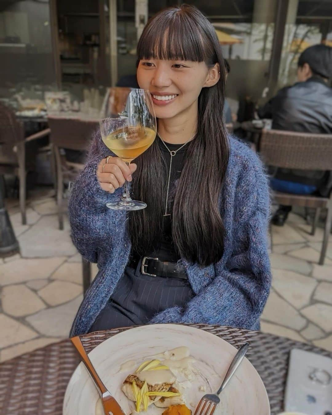 Shiho Sasakiさんのインスタグラム写真 - (Shiho SasakiInstagram)「休日のしあわせ時間🍽️🍷  #休日 #outfit_shiho」12月3日 18時22分 - shihomurata0718