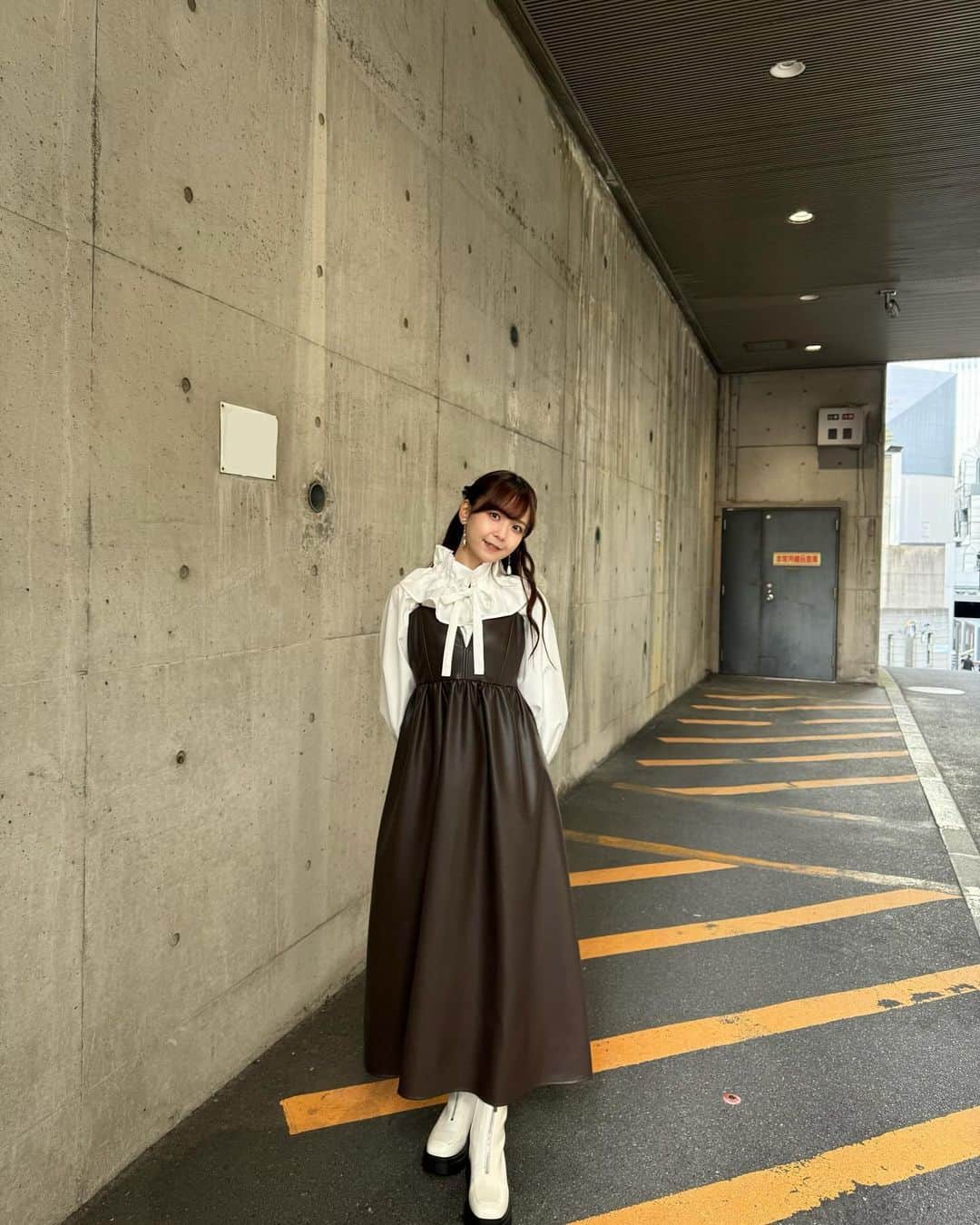 宮崎由加さんのインスタグラム写真 - (宮崎由加Instagram)「ふるさとの未来衣装🤵🏻‍♀️🍅 ⁡ 1〜3枚目　 ワンピース面白い生地🫧イヤーカフハートなの可愛い❤︎ Tops: @marte_vintage  @sahara_japon  One-piece: @marte_vintage @sahara_japon  Necklace: @nojess_official  Ear cuff: @nojess_official  Earrings: @nojess_official  ⁡ 4〜6枚目 ボリューム感がかわいい💭🤎アクセサリー上手に見せられない🫠笑 Tops,One-piece,Boots:  @reedit_official @the.pr_  Earrings: @grace__accessory  Ring: @reflection.co_official @the.pr_  ⁡ ⁡ 7〜8枚目 これ実はスカート2枚履いてるんだ〜🤟🏻引き続きアクセサリー上手に見せられない。顔。😇 Tops: @united_tokyo  Skirt: @fumiku_tokyo  Earrings: @naturali_jewelry  ⁡ ⁡ #衣装 #tbs #ふるさとの未来 #衣装協力 #大人かわいいコーデ #ワンピースコーデ #ロングヘア #ヘアアレンジ #フリルブラウス #きれいめコーデ #コーディネート  ⁡ ⁡」12月3日 18時22分 - yuka_miyazaki.official
