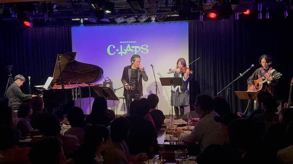 大沢樹生さんのインスタグラム写真 - (大沢樹生Instagram)「こんばんは💫 昨日の六本木クラップス ライブ1st.2ndステージ無事に終わりました👏  お前ブレるなよ！お前の居場所はステージの上だろ！！と再認識させられたライブでした。 お越し頂きましたファンの皆様,お客様にありがとう と感謝を🙏✨✨✨」12月3日 18時39分 - osawa_mikio