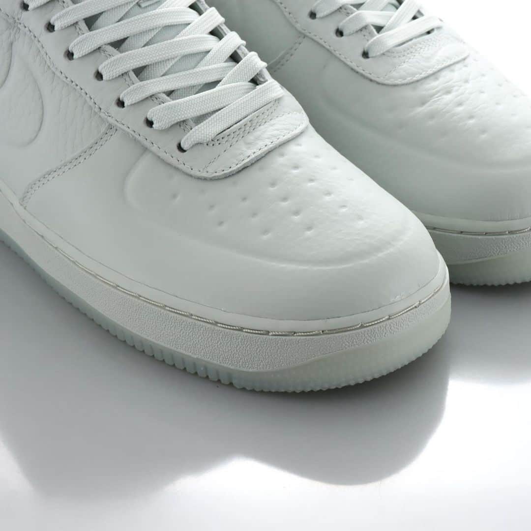 Sports Lab by atmos OSAKAさんのインスタグラム写真 - (Sports Lab by atmos OSAKAInstagram)「. ↓↓↓ 12/4(MON)RELEASE NIKE AIR FORCE 1 ' 07 PRO-TECH WP FB8875-001 , 002 ¥20,900-(taxincluded) size : 25.5cm〜29.0cm  #atmos#アトモス#nike#airforce1」12月3日 18時49分 - atmos_lucua_osaka