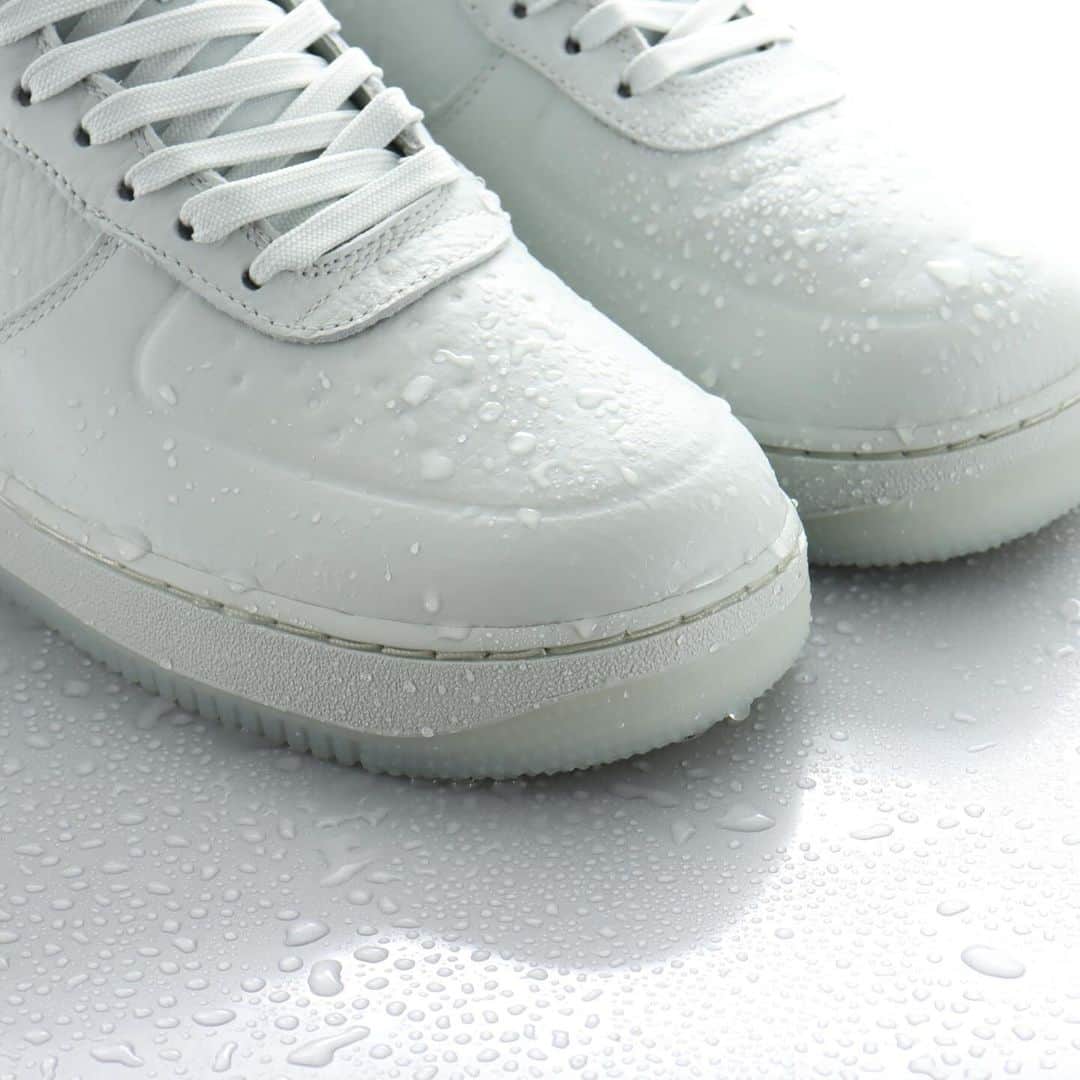 Sports Lab by atmos OSAKAさんのインスタグラム写真 - (Sports Lab by atmos OSAKAInstagram)「. ↓↓↓ 12/4(MON)RELEASE NIKE AIR FORCE 1 ' 07 PRO-TECH WP FB8875-001 , 002 ¥20,900-(taxincluded) size : 25.5cm〜29.0cm  #atmos#アトモス#nike#airforce1」12月3日 18時49分 - atmos_lucua_osaka