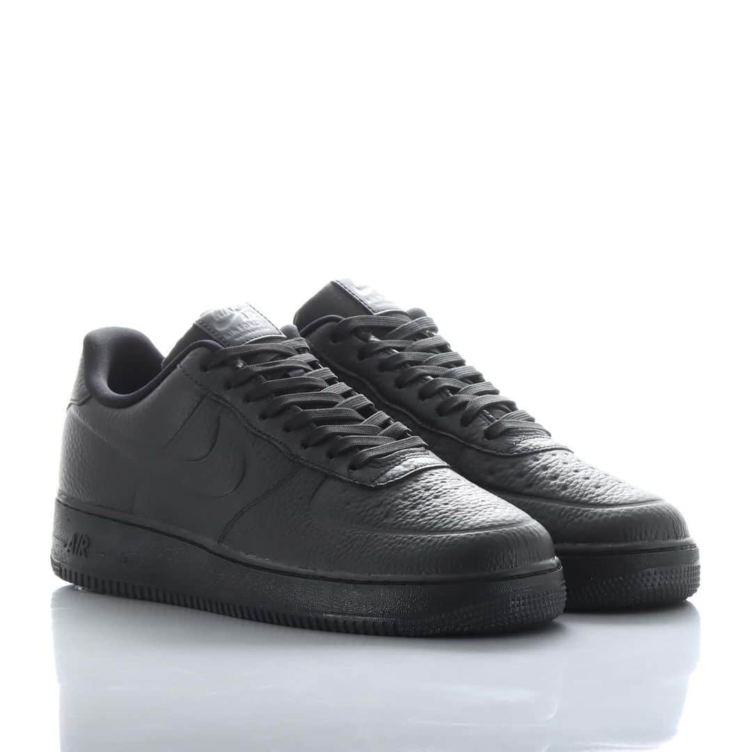 Sports Lab by atmos OSAKAのインスタグラム：「. ↓↓↓ 12/4(MON)RELEASE NIKE AIR FORCE 1 ' 07 PRO-TECH WP FB8875-001 , 002 ¥20,900-(taxincluded) size : 25.5cm〜29.0cm  #atmos#アトモス#nike#airforce1」